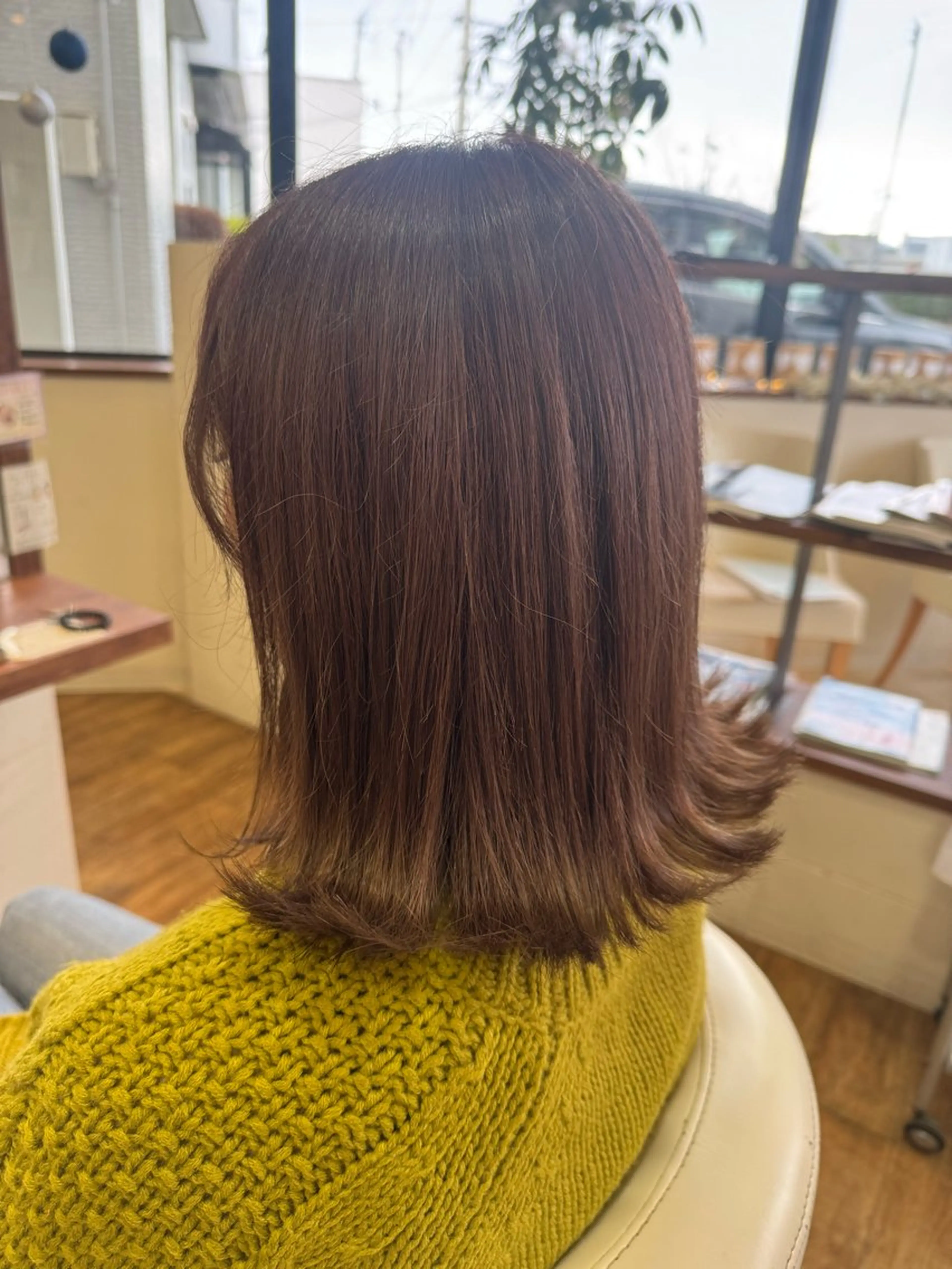 ミディアム 對馬 小菜美のヘアスタイル