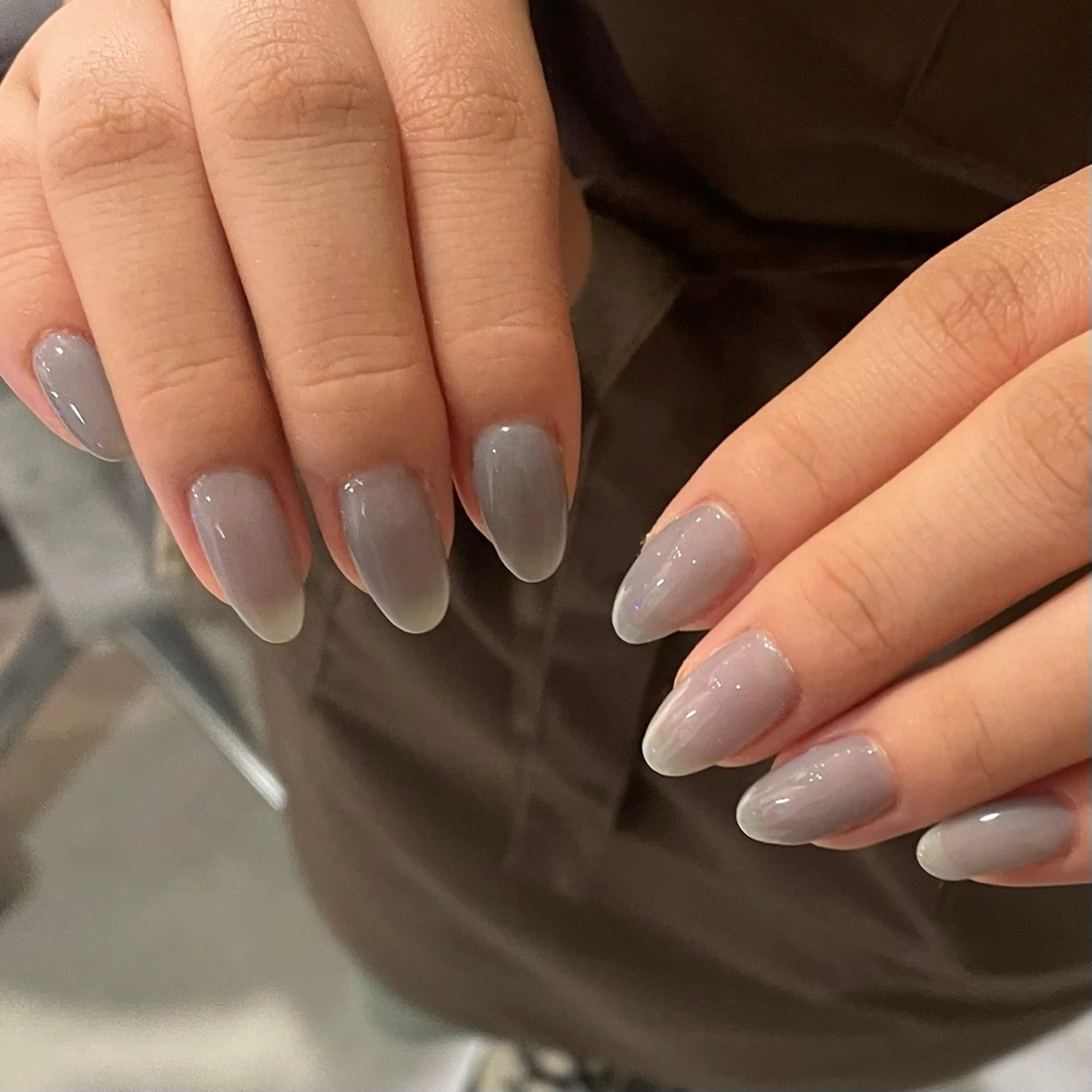 ネイル ハンドネイル 𝑟𝑖𝑠𝑎 🕯🤍のネイルデザイン