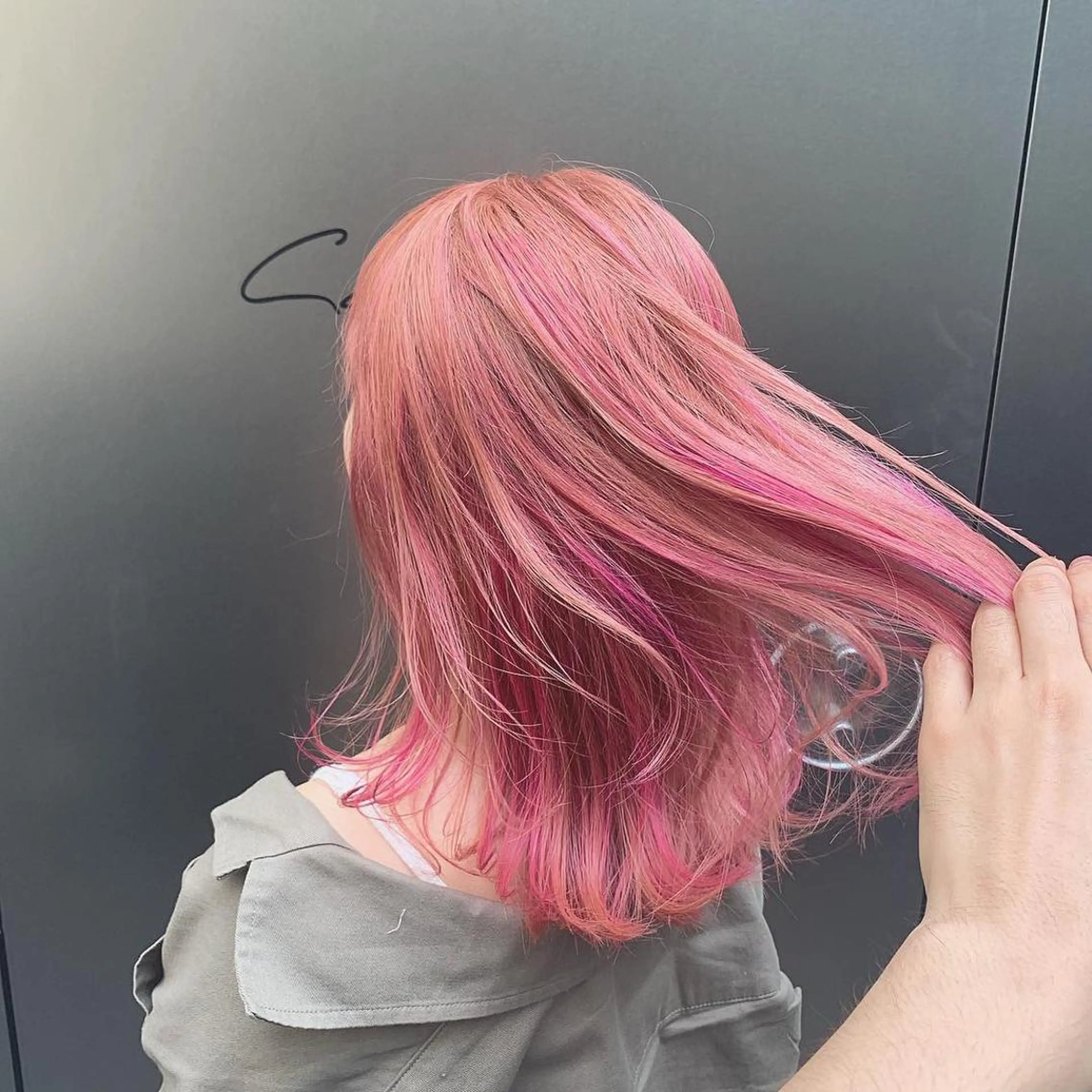 ミディアム カラー ハイライトカラー ピンクカラー ハイライト インナーカラー/天神 ブリーチ/吉田のヘアスタイル