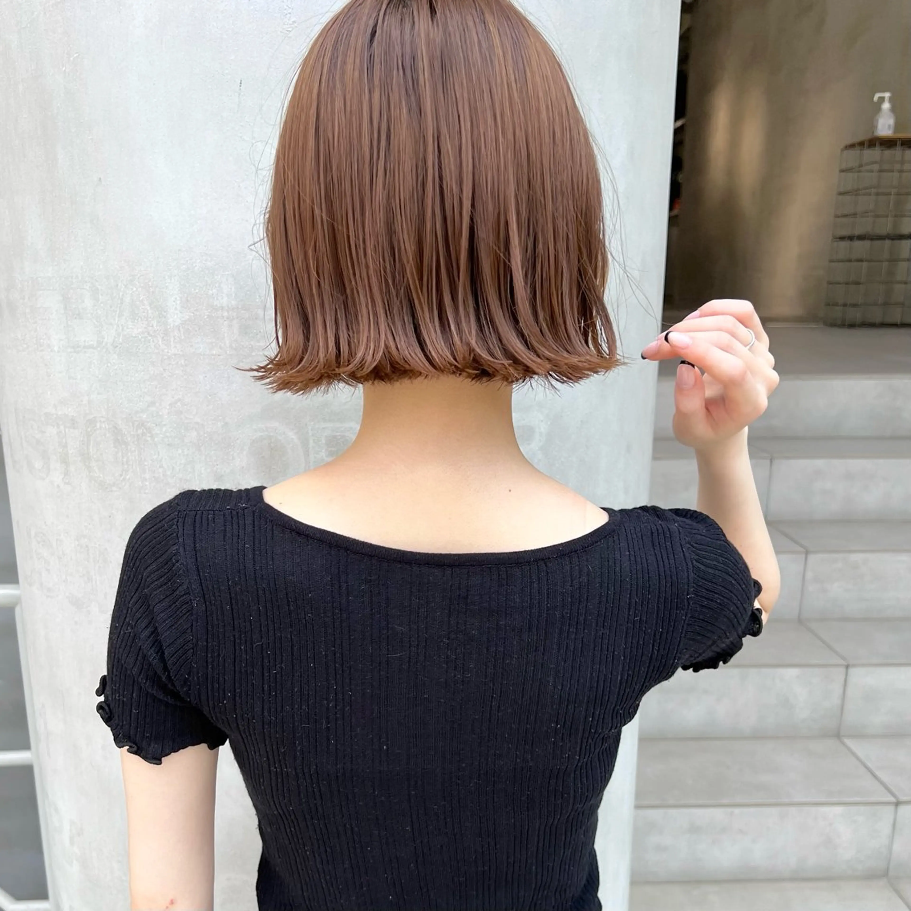ショート カラー 切りっぱなしボブ ベージュカラー ブラウンカラー ボブ カット ヘアカラー トリートメント 大久保 佳那のヘアスタイル