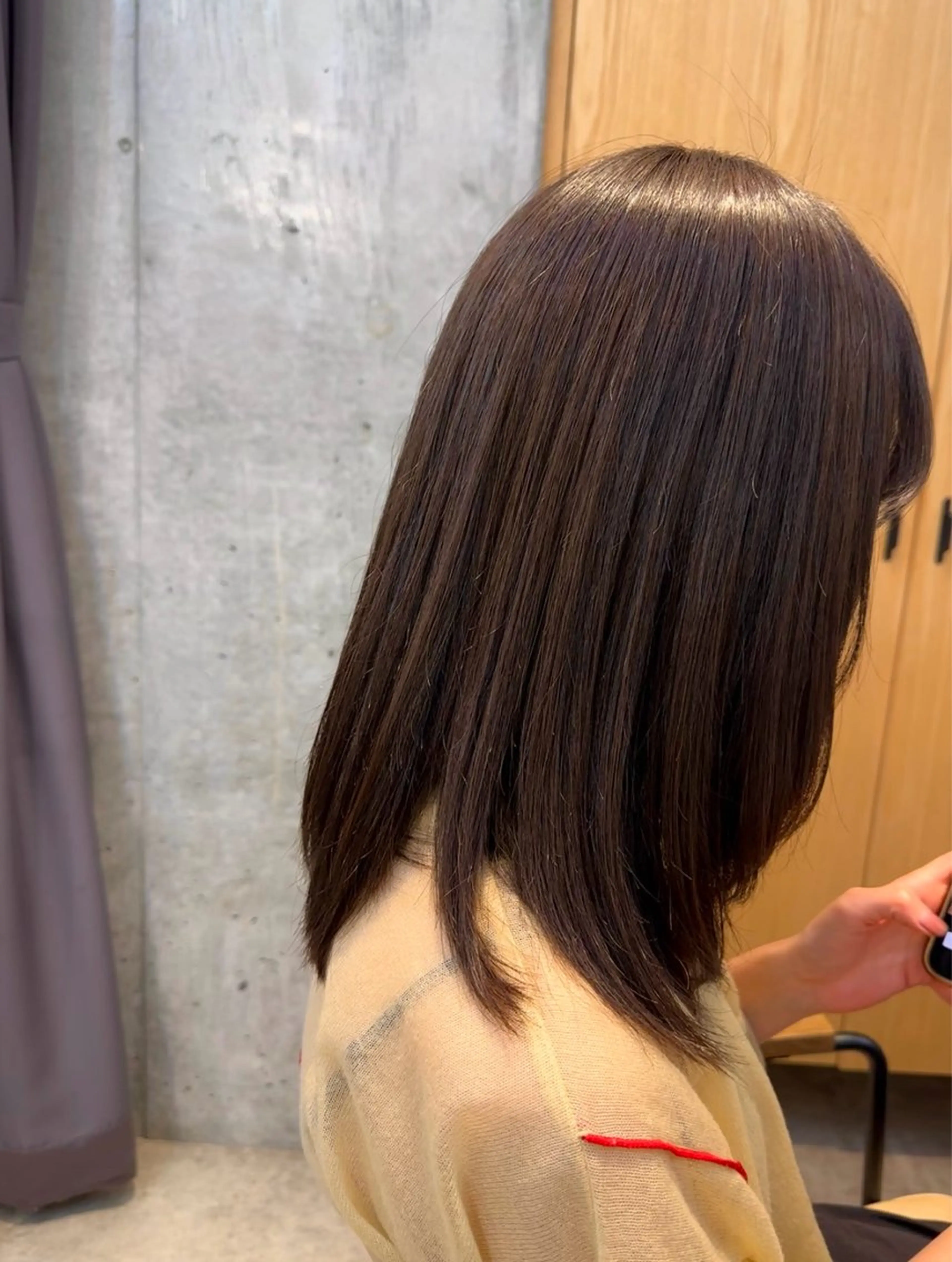 ミディアム カラー グレージュ ヘアカラー さとう あやかのヘアスタイル