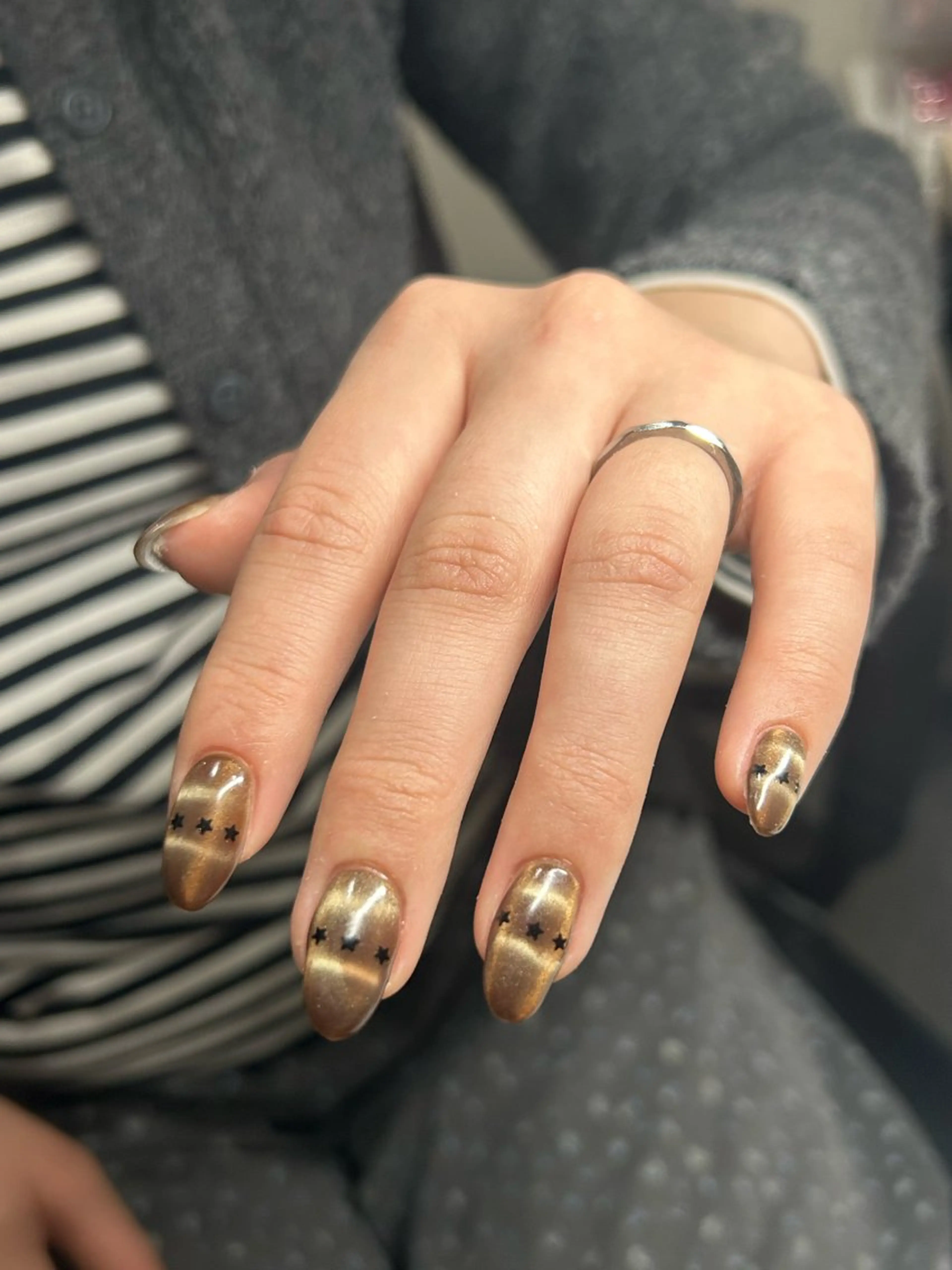 ネイル 韓国ネイル マグネットネイル ニュアンスネイル Yuni.所属・sakae yurinaのネイルデザイン