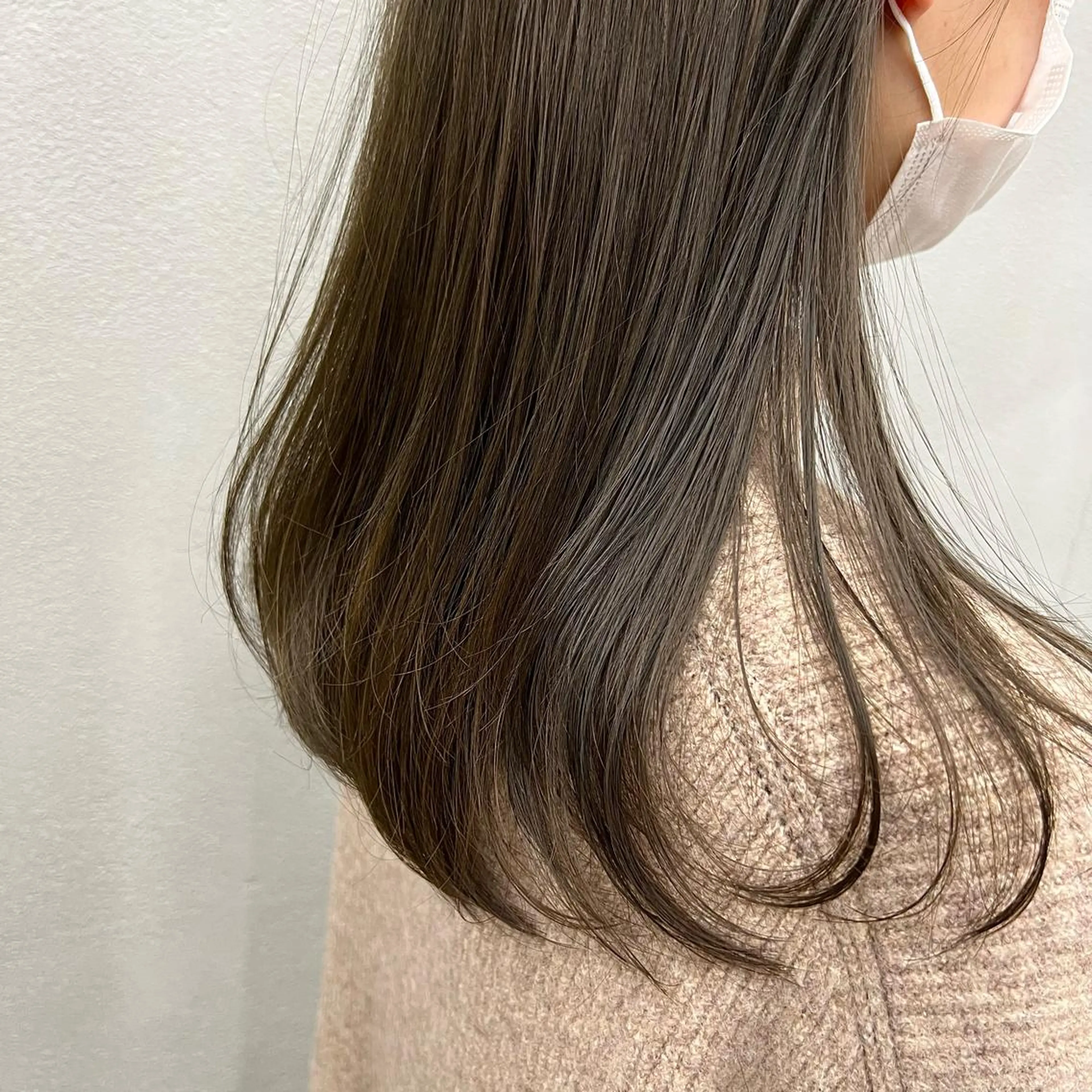 ミディアム カラー アッシュ カット ヘアカラー トリートメント お顔まわりカット🌱 emo.村松泉綺のヘアスタイル