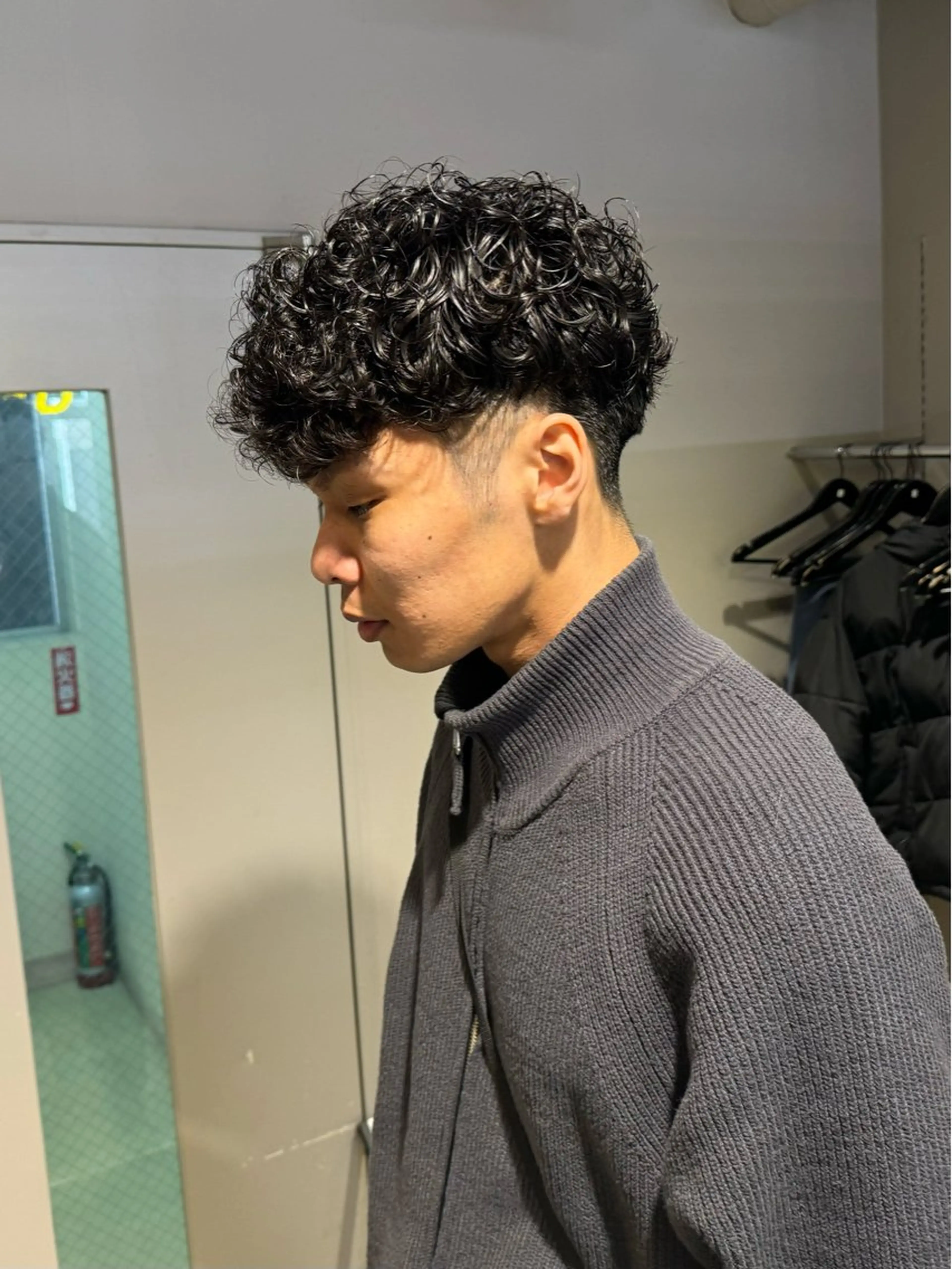 ショート パーマ ヘアアレンジ メンズ メンズパーマ プードルパーマ プードルパーマ カット パーマ トリートメント ヘッドスパ ヘアセット 顔まわりカット の達人のヘアスタイル