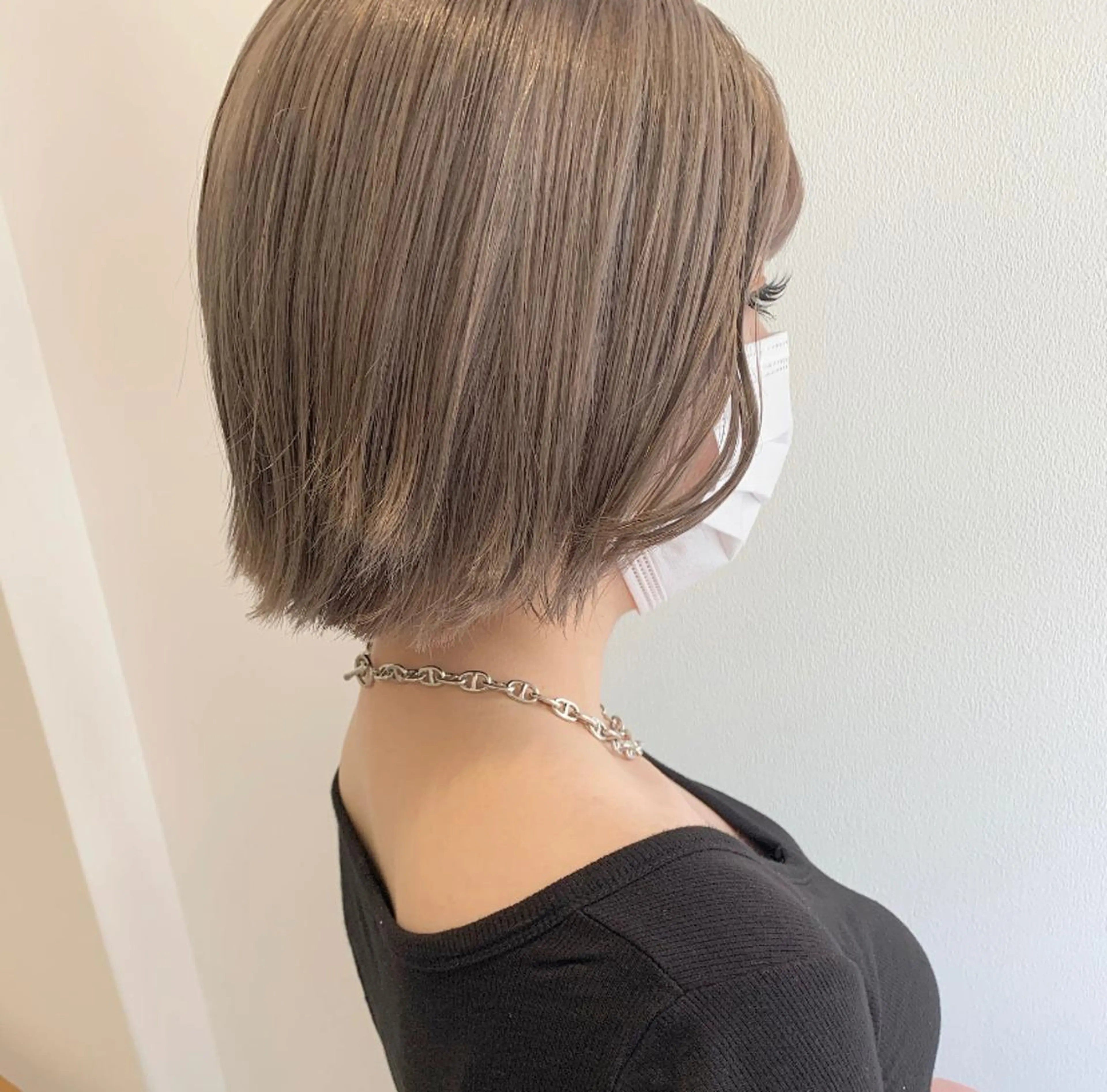 ショート カラー ベージュカラー ブリーチ ブロンド ケアブリーチ ダブルカラー カット ヘアカラー MARU レイヤー/パーマのヘアスタイル