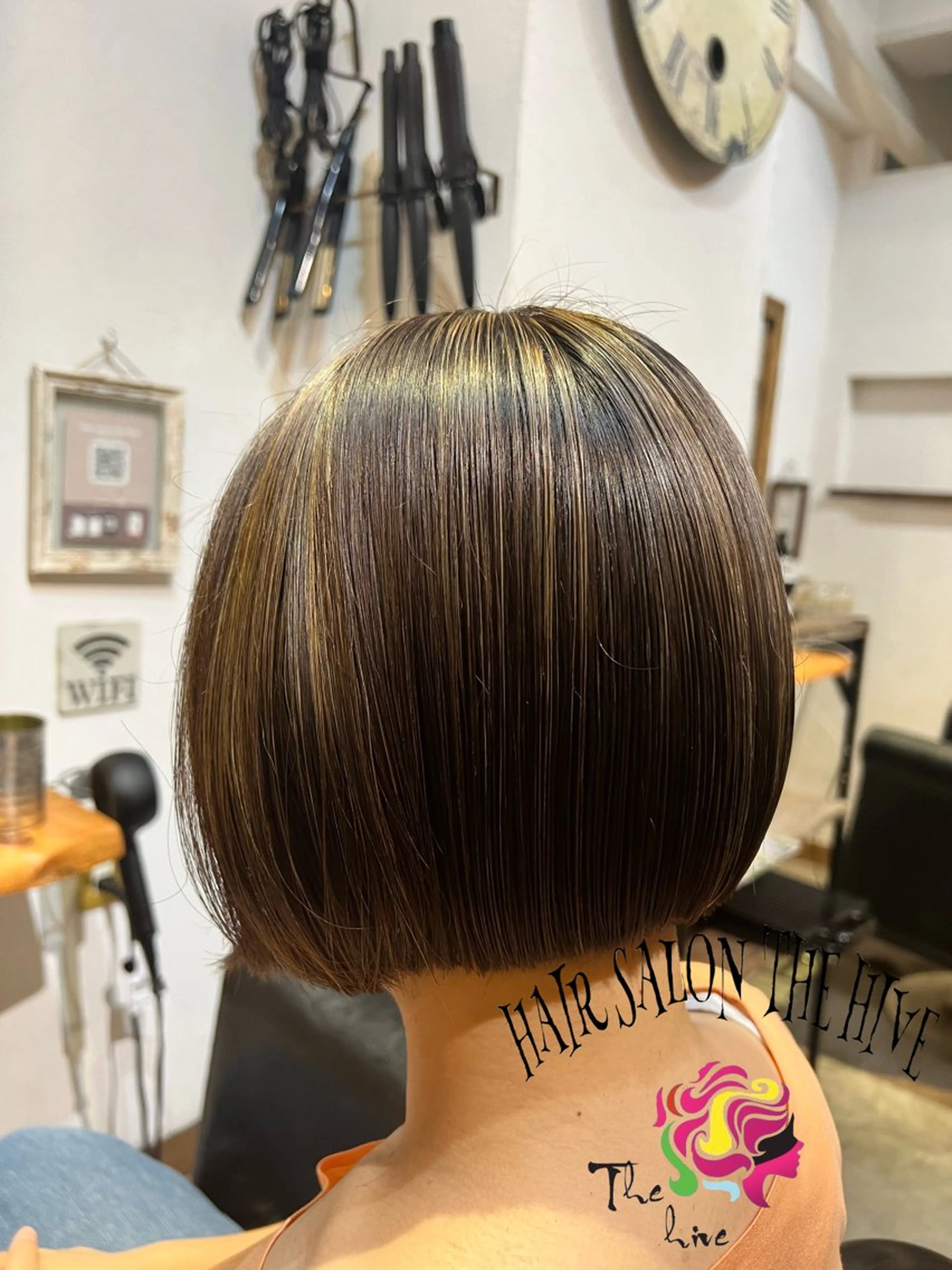 ショート カラー ハイライトカラー ハイライト カット ヘアカラー Hair salon The  hiveのヘアスタイル