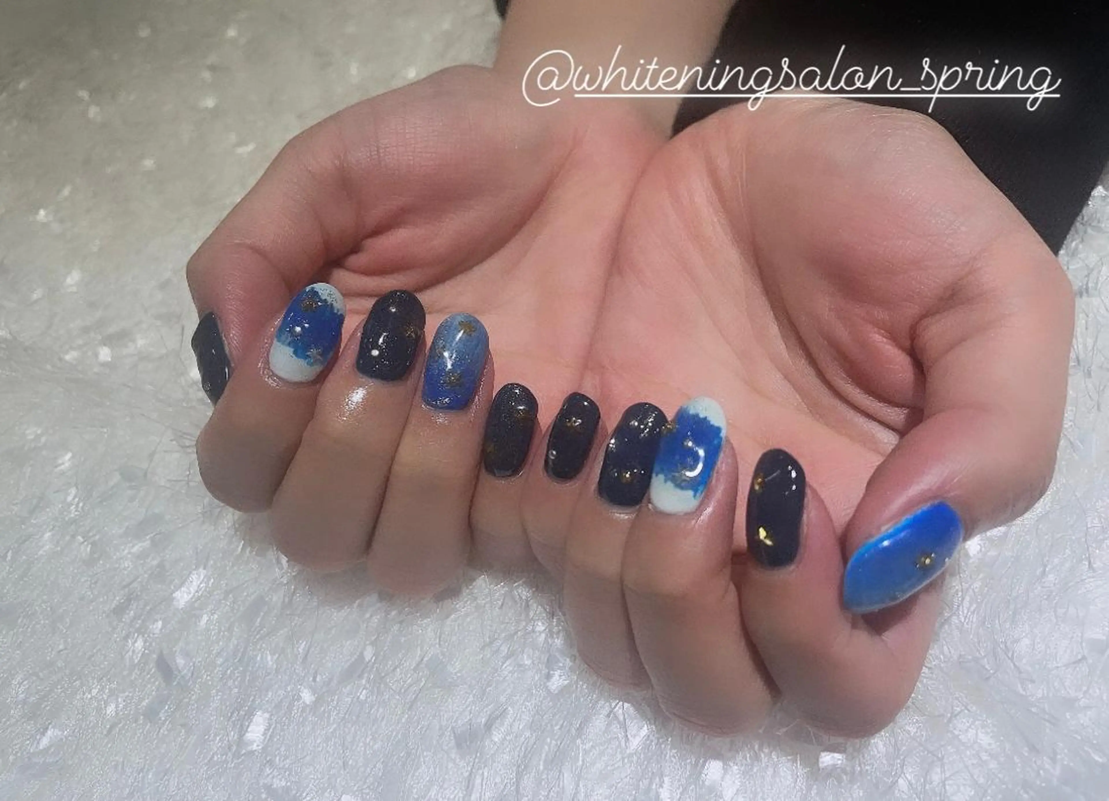 ネイル ブルー ニュアンスネイル Nakao Hitomiのネイルデザイン