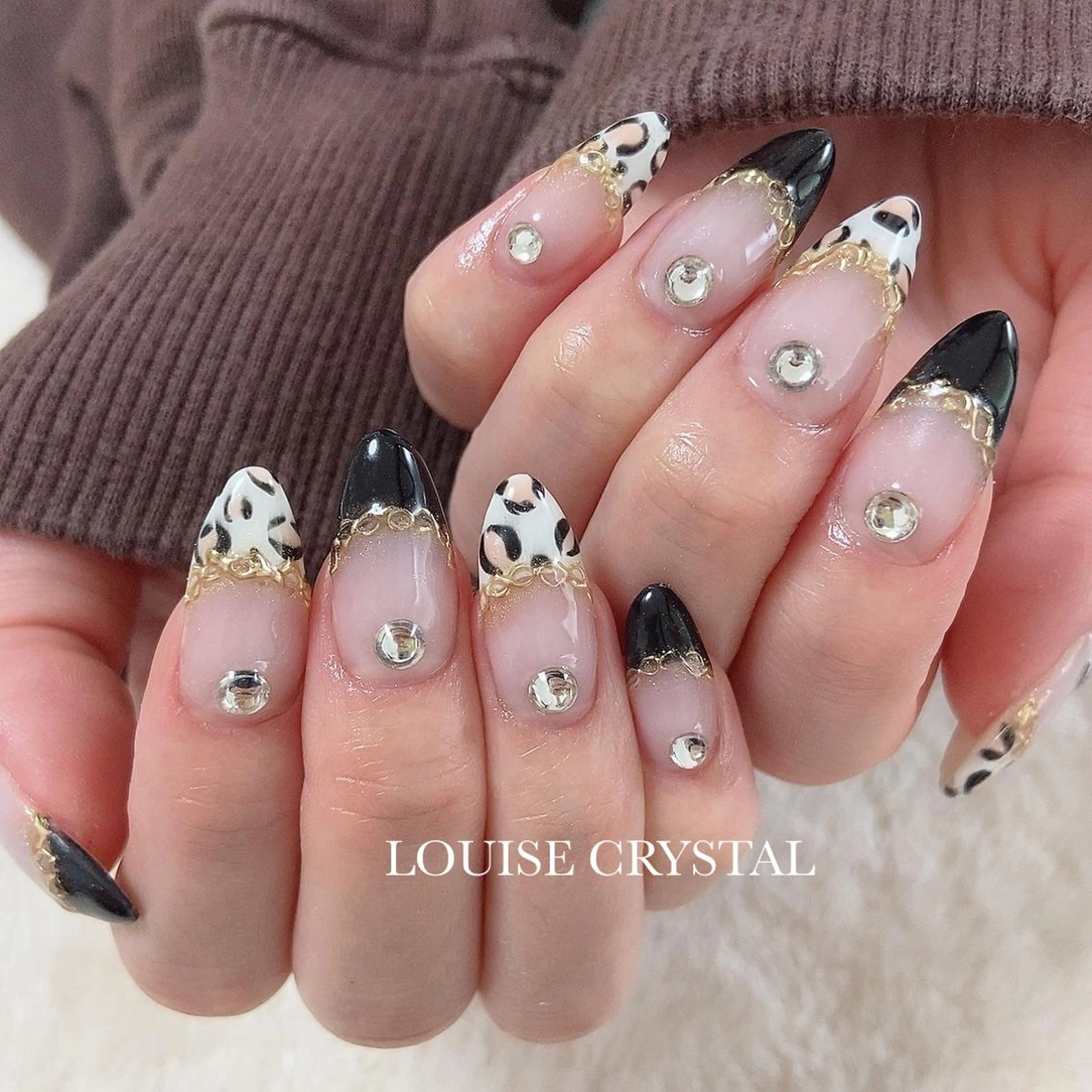 ネイル スカルプネイル ハンドネイル LOUISE CRYSTALのネイルデザイン