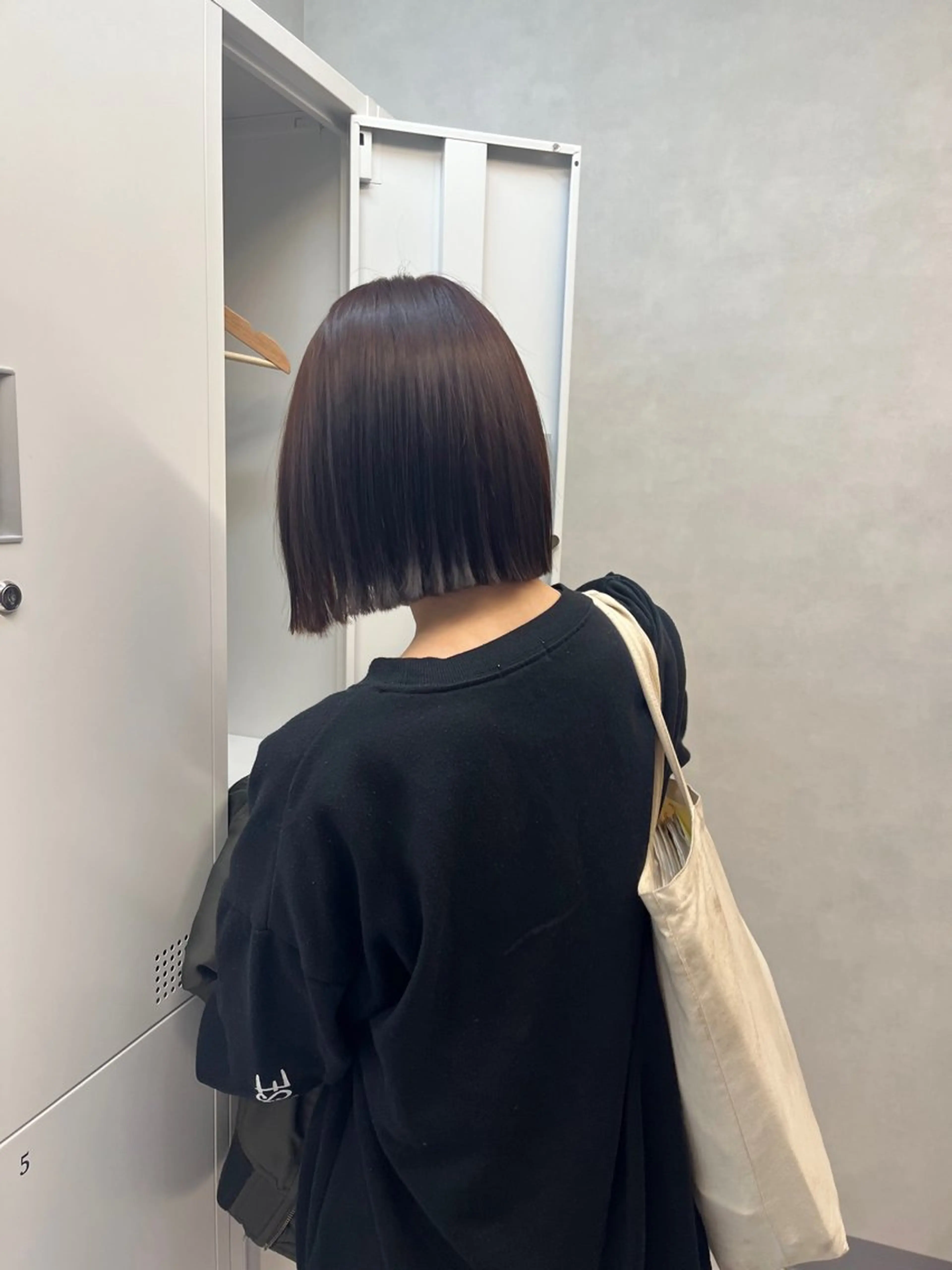 ミディアム ボブ ROAVER(ローバー)所属・宮本 春花のヘアスタイル