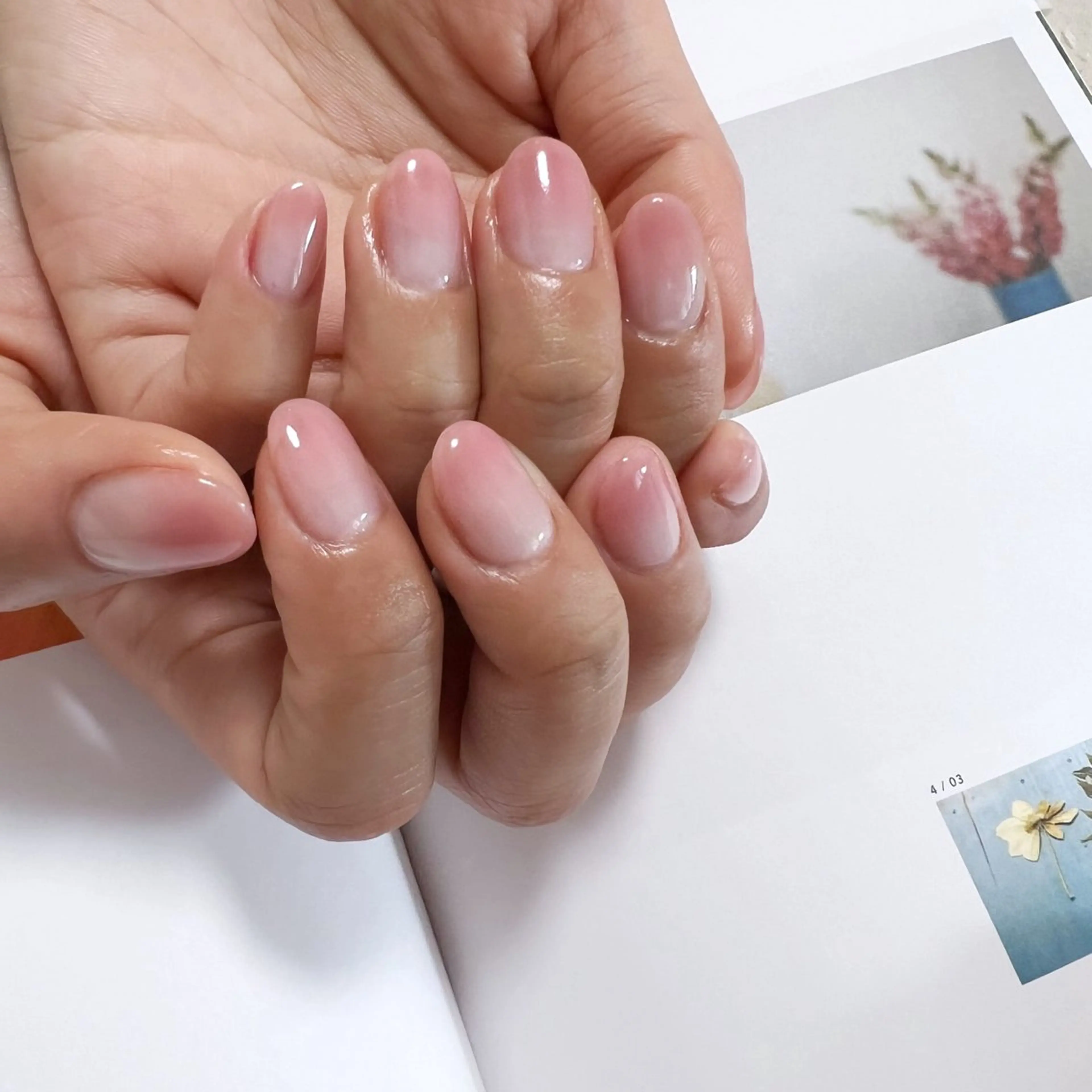 ネイル グラデーション ピンク シンプルネイル 春ネイル ハンドネイル pointillé .ayaのネイルデザイン