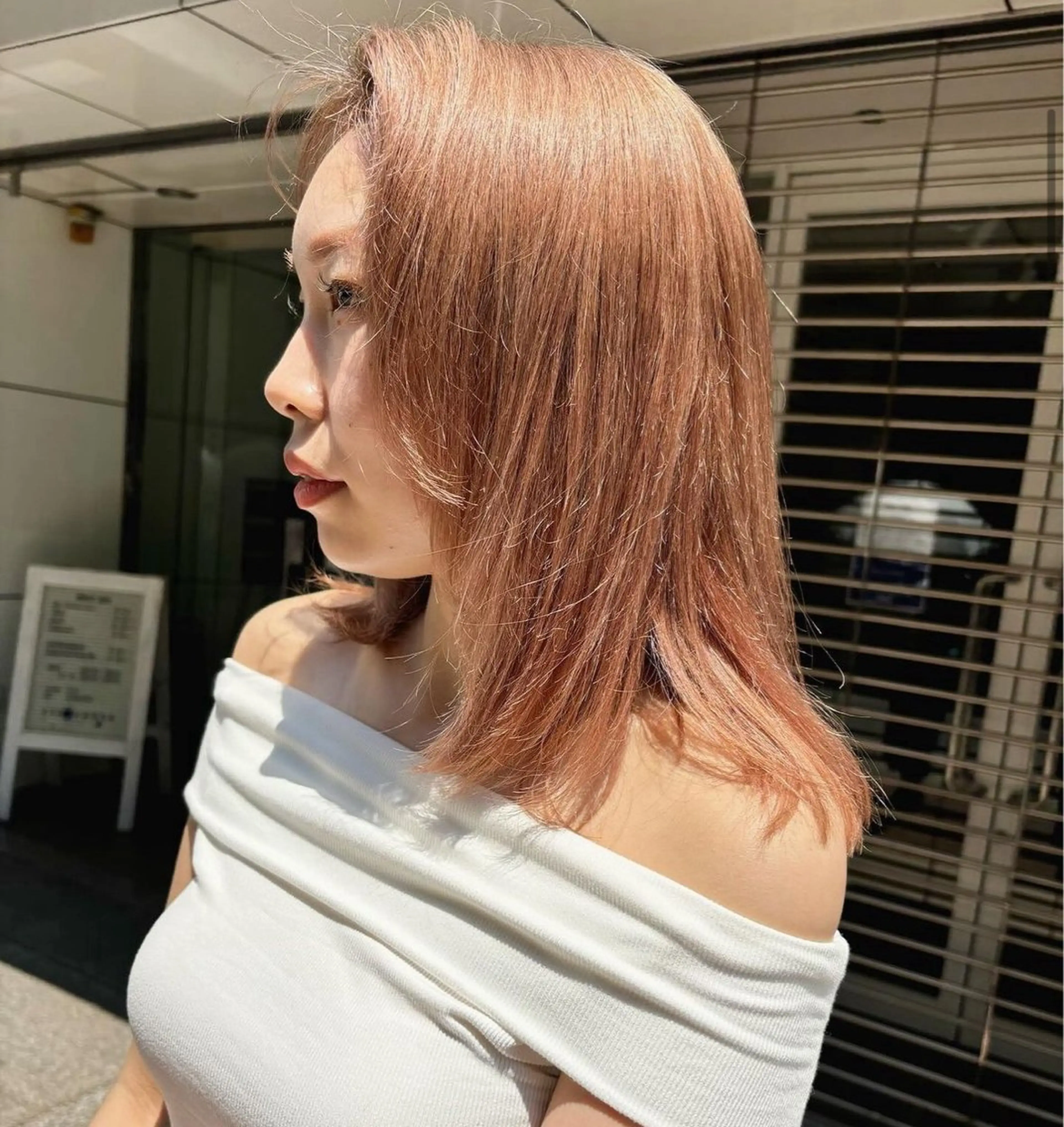 ミディアム カラー ベージュカラー ピンクカラー ピンクベージュ カット ヘアカラー トリートメント icie所属・大阪ヴィーガンサロン KANAKOのヘアスタイル