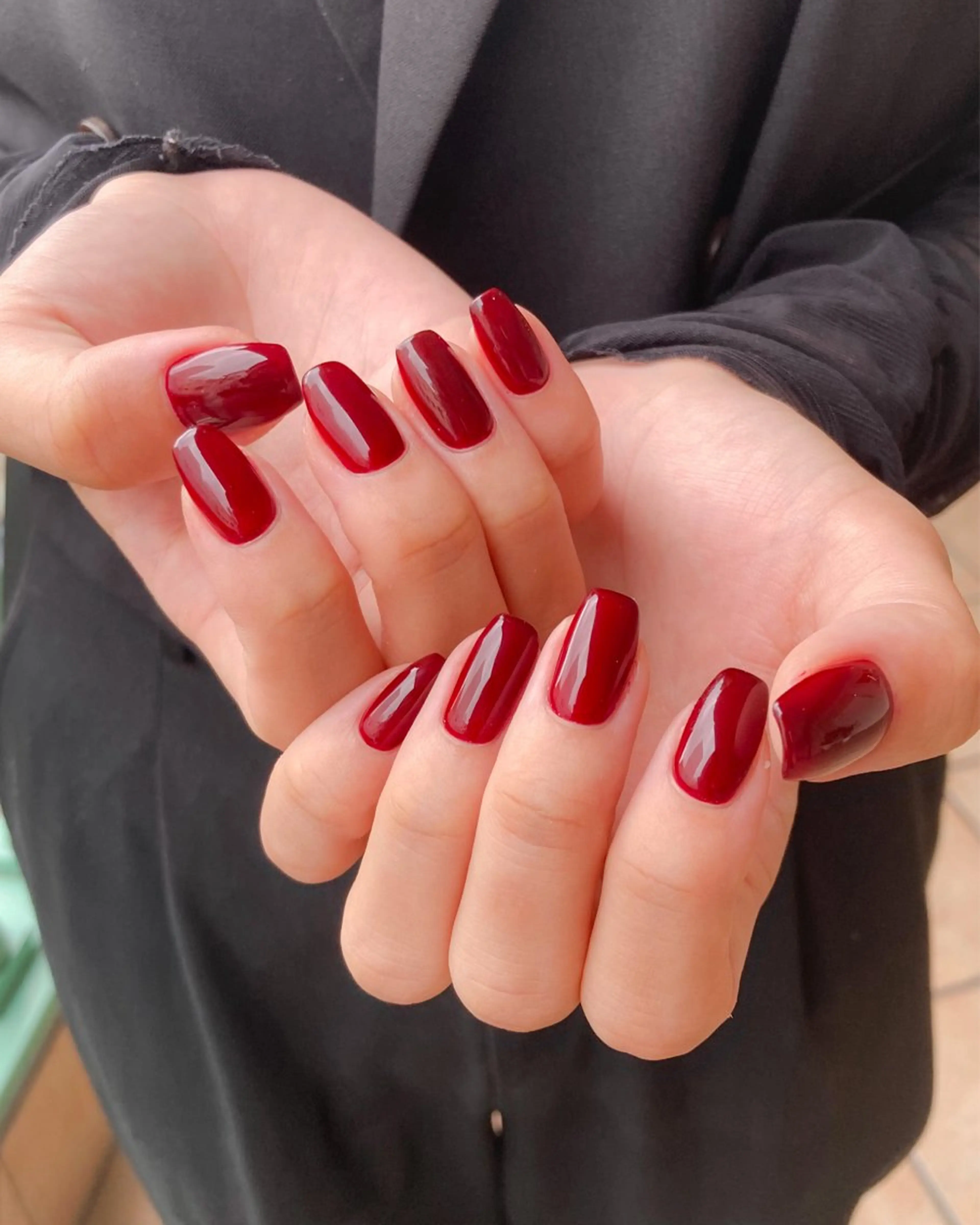 ネイル ボルドー ワンカラーネイル シンプルネイル nail salon neige所属・ジェムネイル Risa.のネイルデザイン