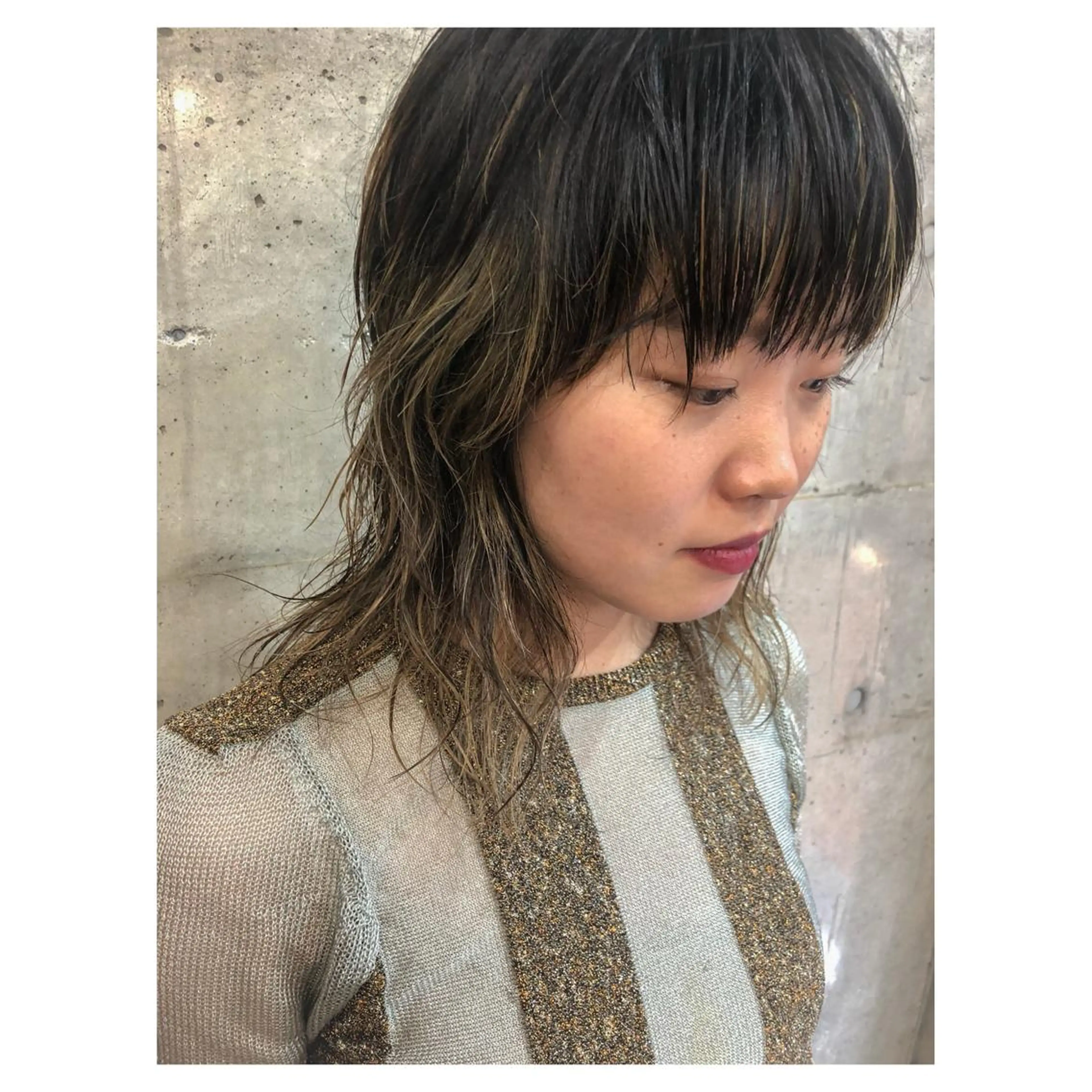 ミディアム カラー ハイライトカラー ハイライト ウルフカット カット ヘアカラー トリートメント ヘアセット センスをお届けします 大谷将生INFPのヘアスタイル