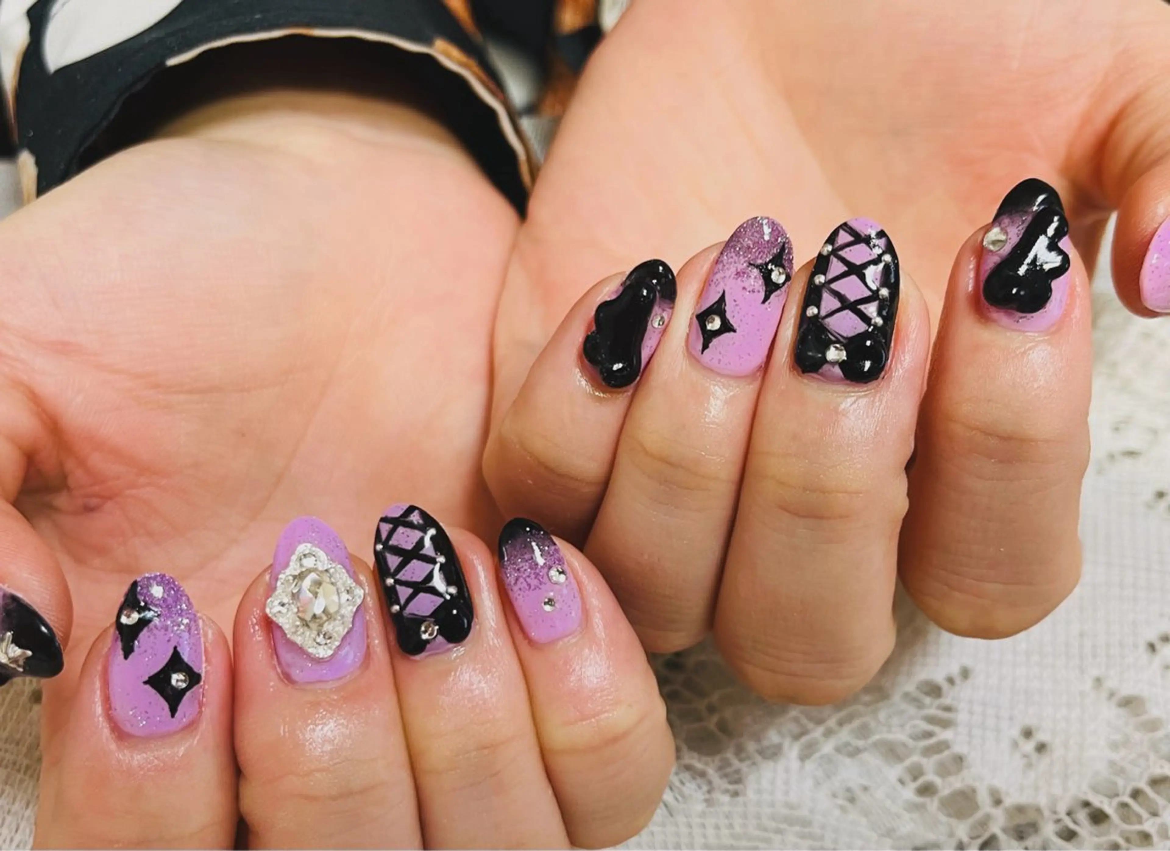 ネイル アートネイル 持ち込み ストーンネイル Felice所属・ベテランネイル cnc  nailのネイルデザイン