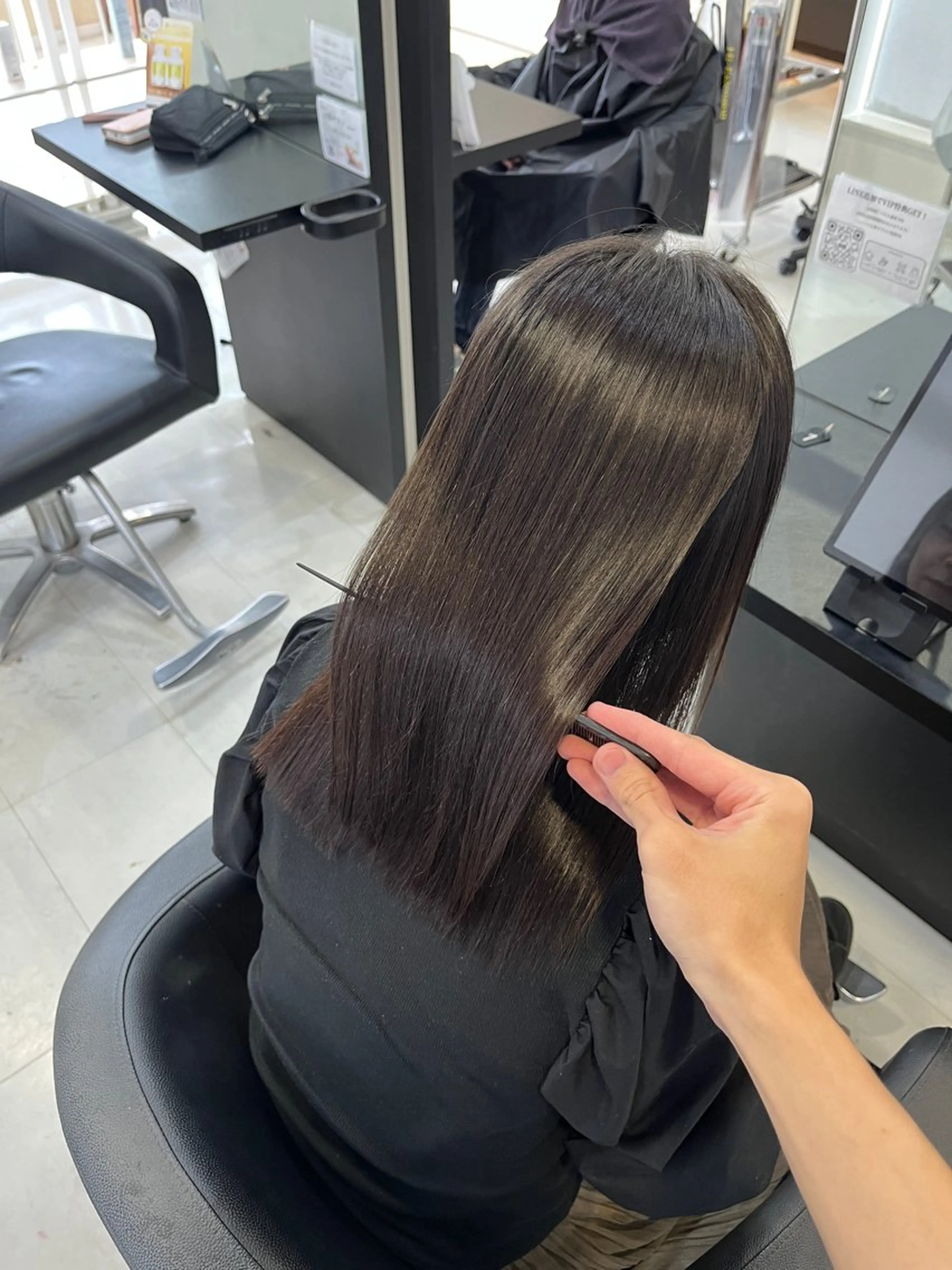 ロング パーマ カット 縮毛矯正 トリートメント 諸岡 玲のヘアスタイル