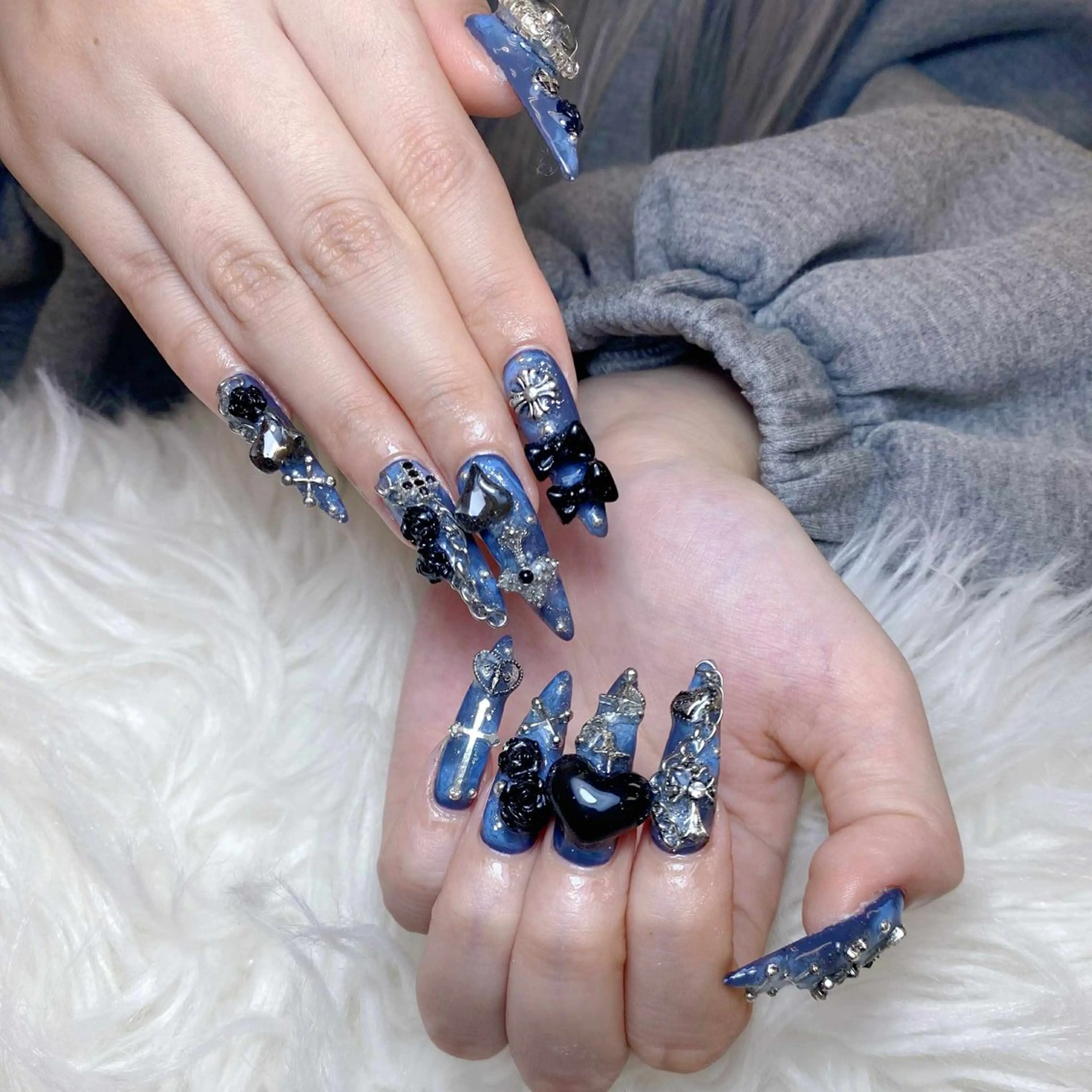 ネイル ハンドネイル ゴテゴテネイルサロン所属・ゴテゴテ ネイルのネイルデザイン