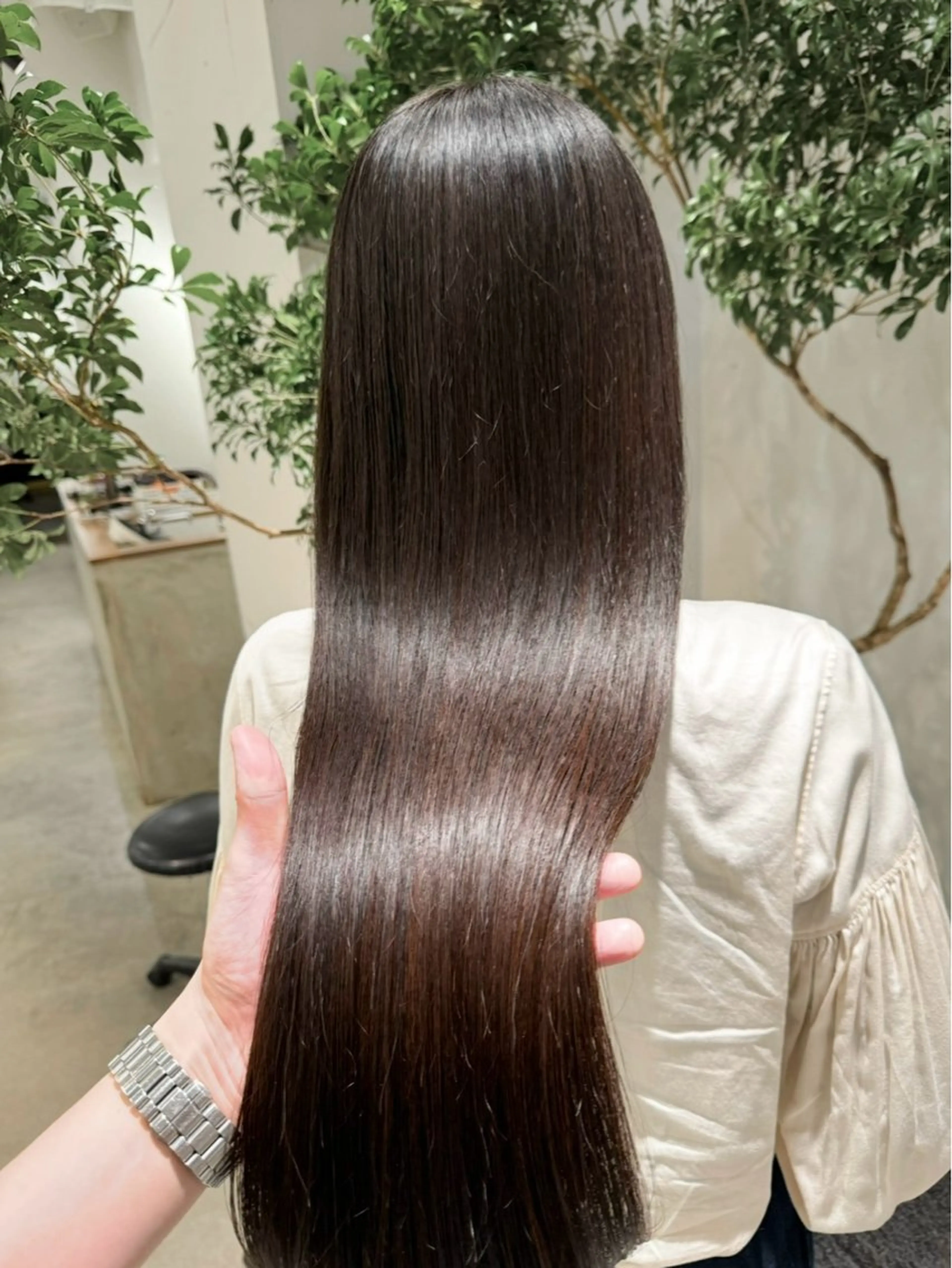 セミロング カット ヘアカラー トリートメント ヘッドスパ 東 友貴のヘアスタイル