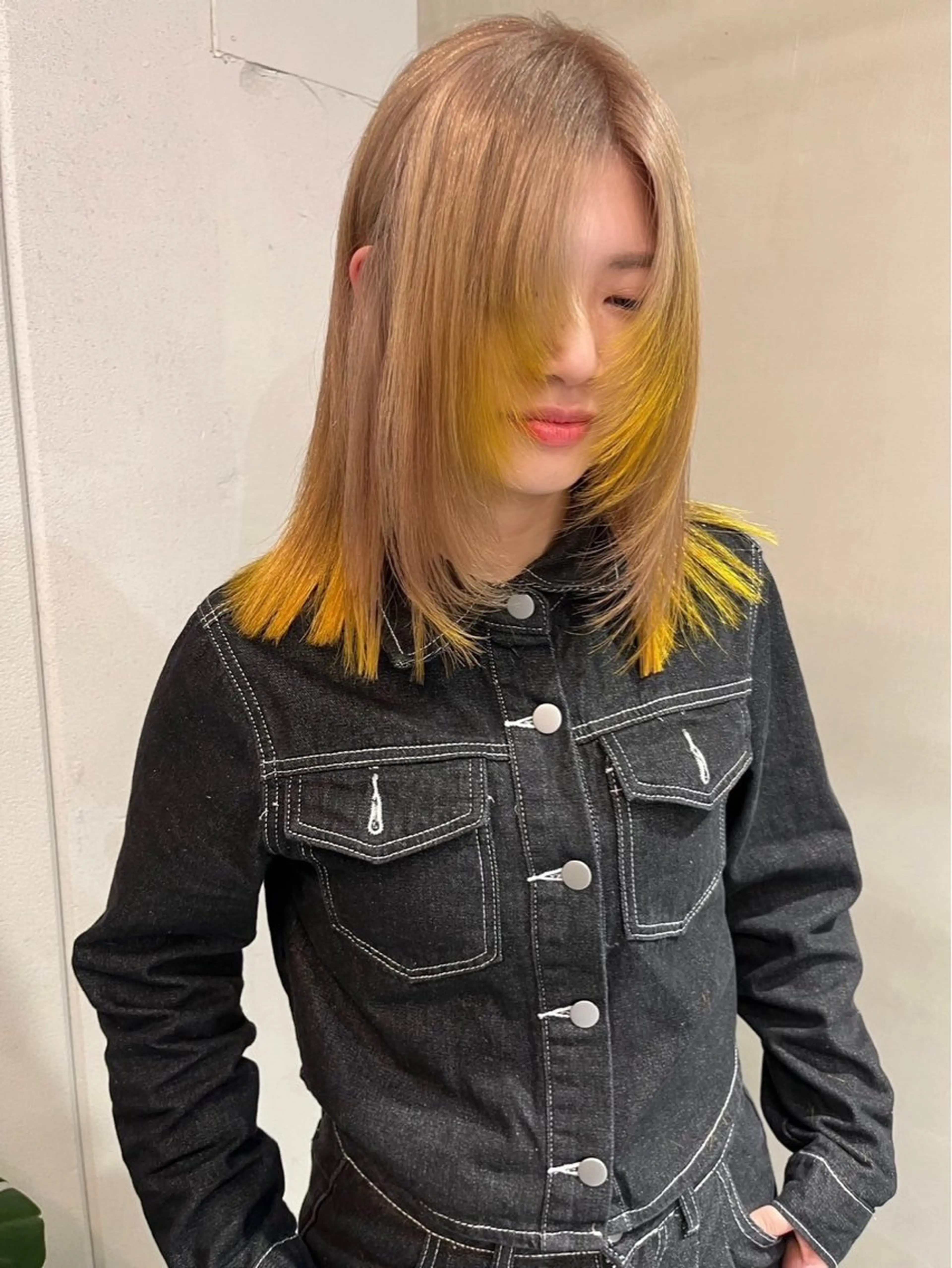 ミディアム カラー ブリーチ デザインカラー レイヤーカット カット 当日予約/天神美容室 HACKのヘアスタイル