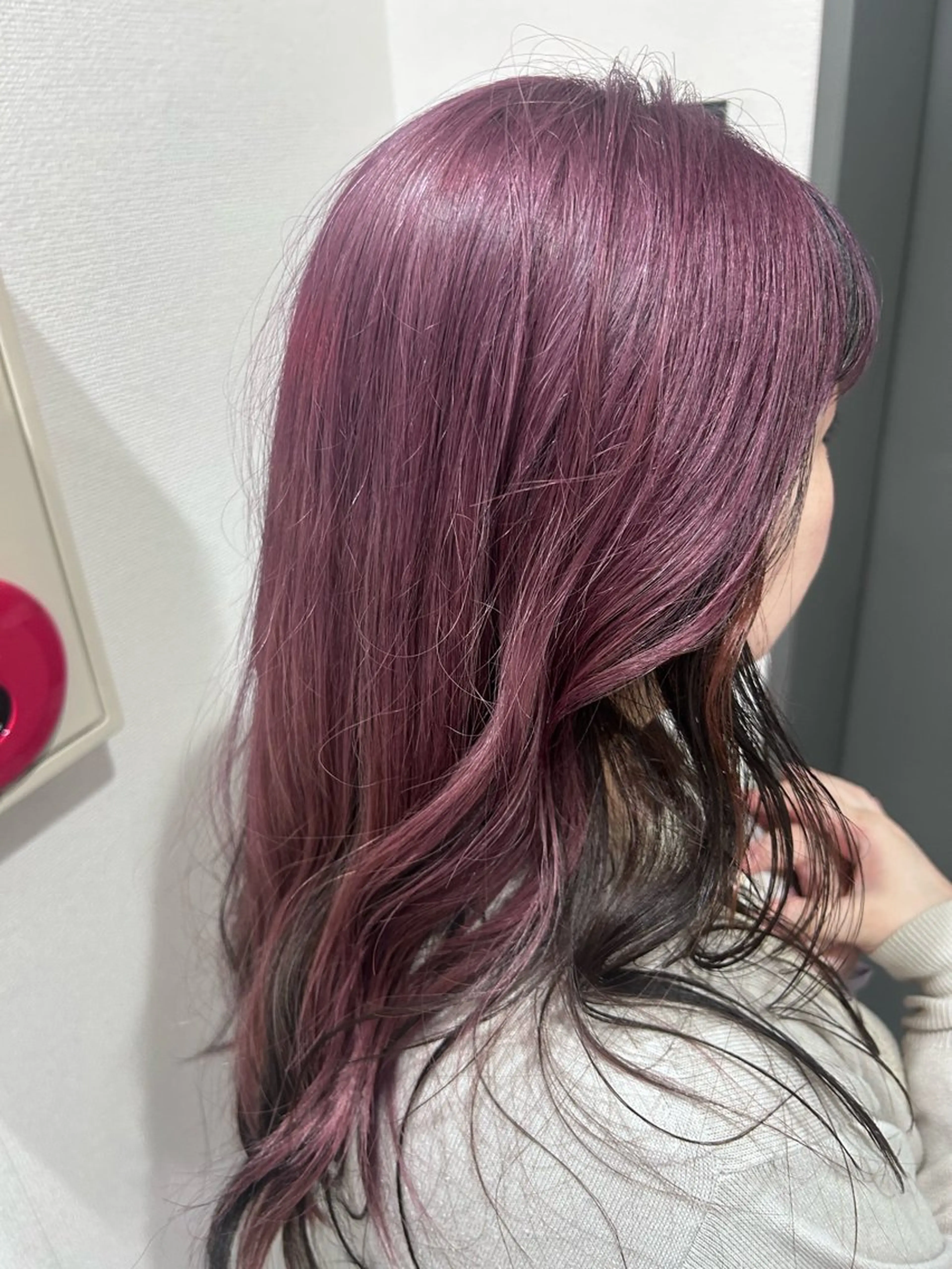 ロング カラー ピンクカラー ヘアカラー SALOWIN 新宿三丁目me+所属・レイヤー/ボブ/ 髪質改善/石井ハルカのヘアスタイル