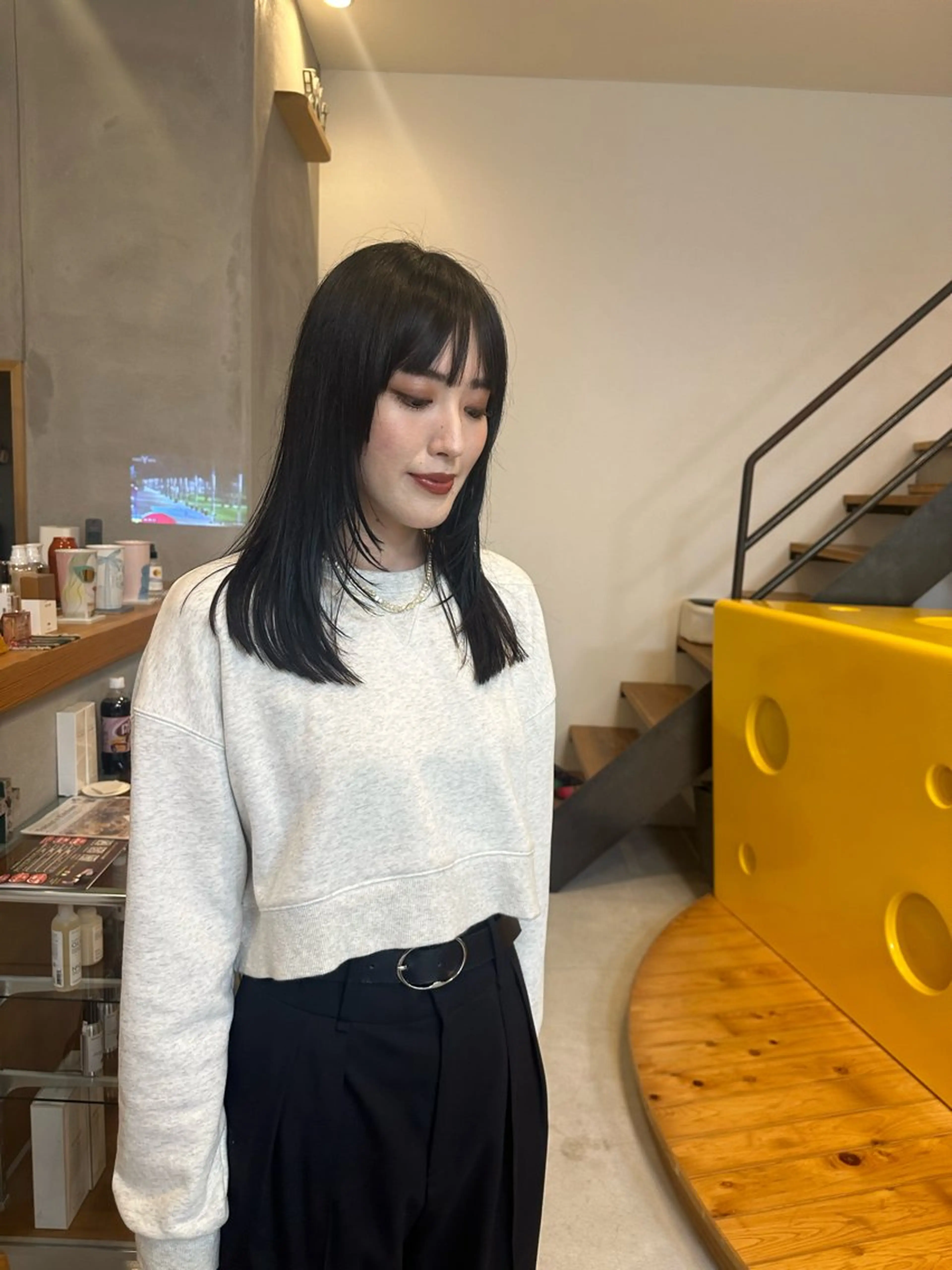 セミロング 顔まわりレイヤー 顔周りカット レイヤーカット Salt所属・【Salt】 ミオリのヘアスタイル