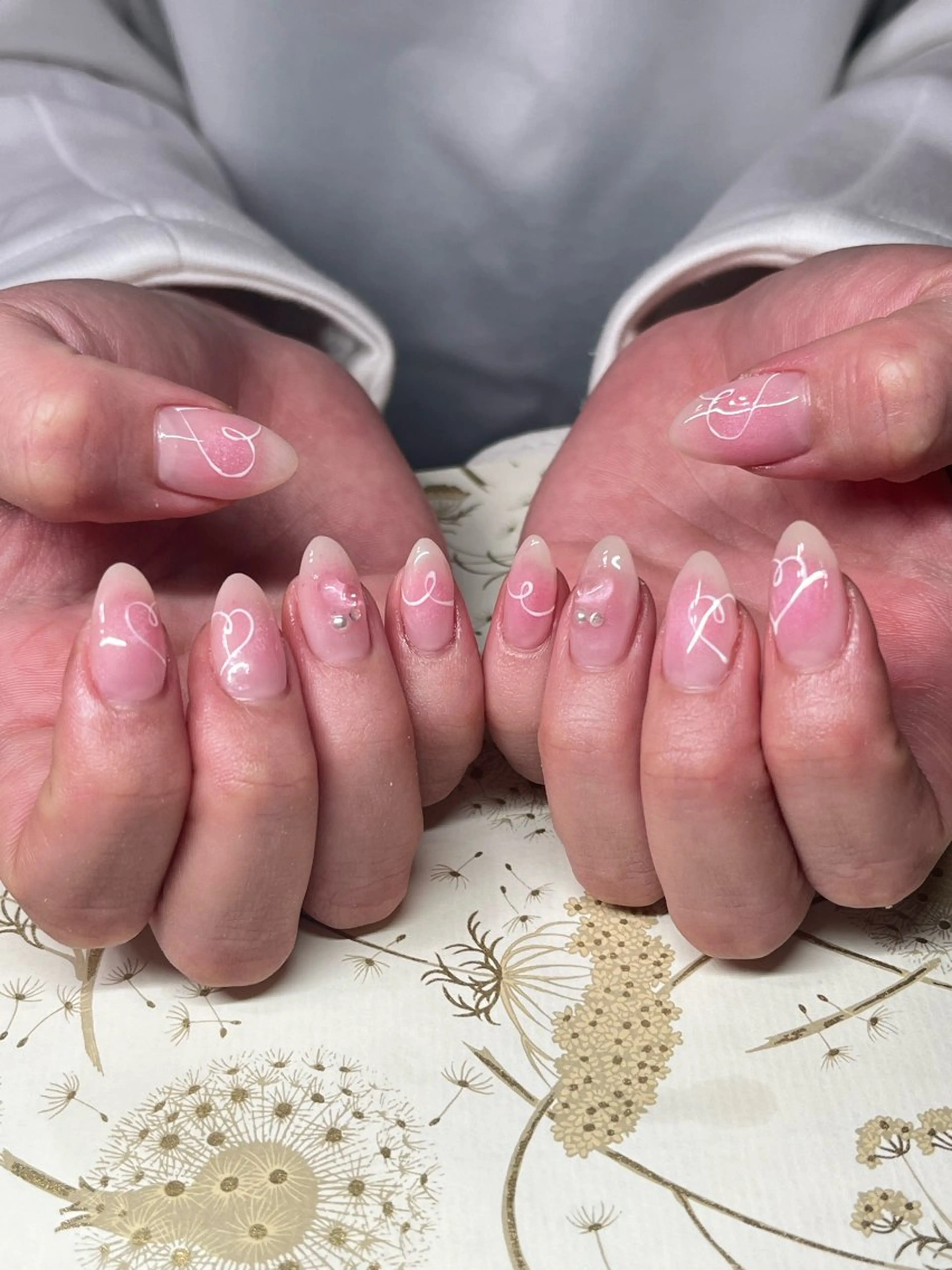 ネイル チークネイル ハート ピンク バレンタイン ハンドネイル miel nailのネイルデザイン