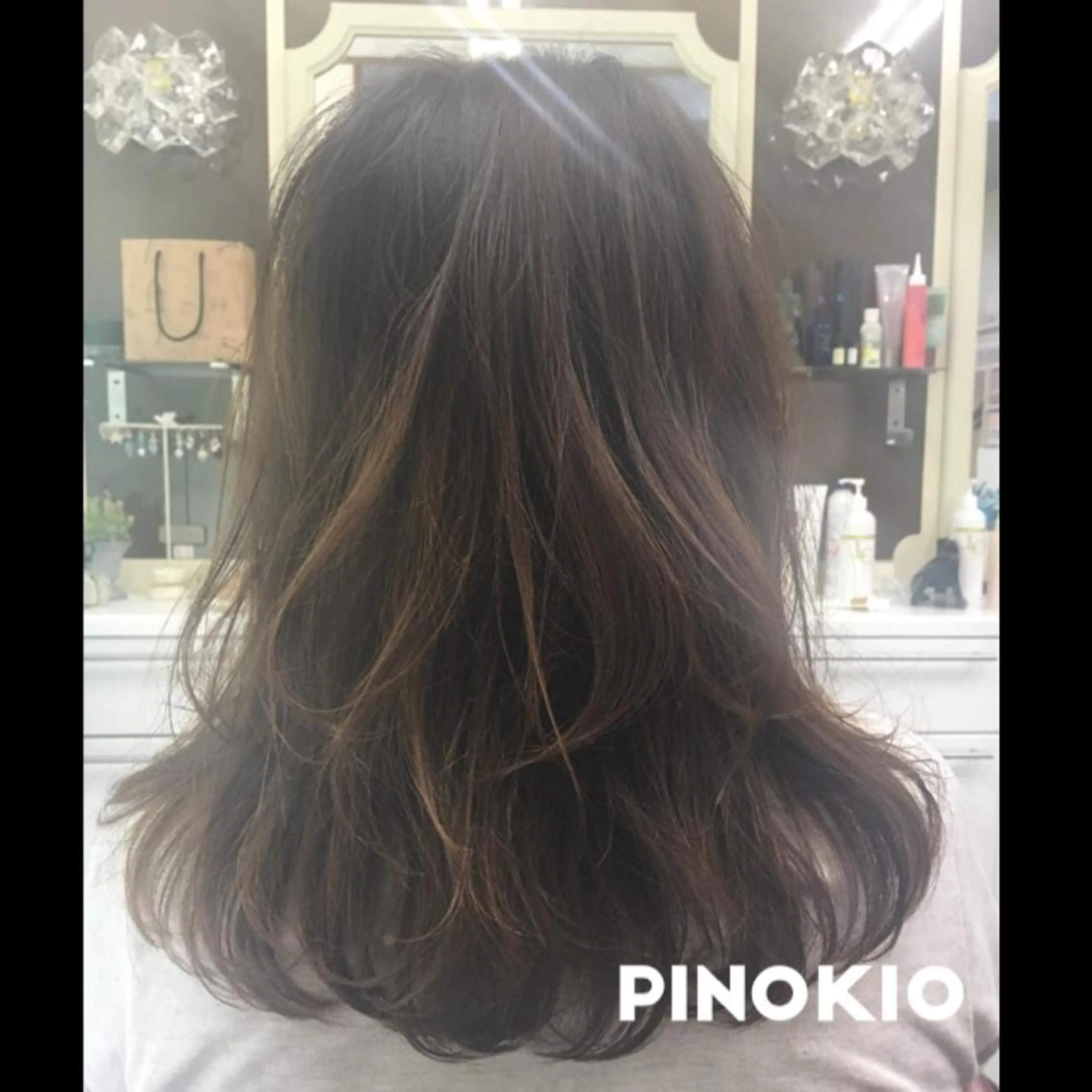 セミロング カラー バレイヤージュ ベージュカラー レイヤーカット ストウ ナナエのヘアスタイル