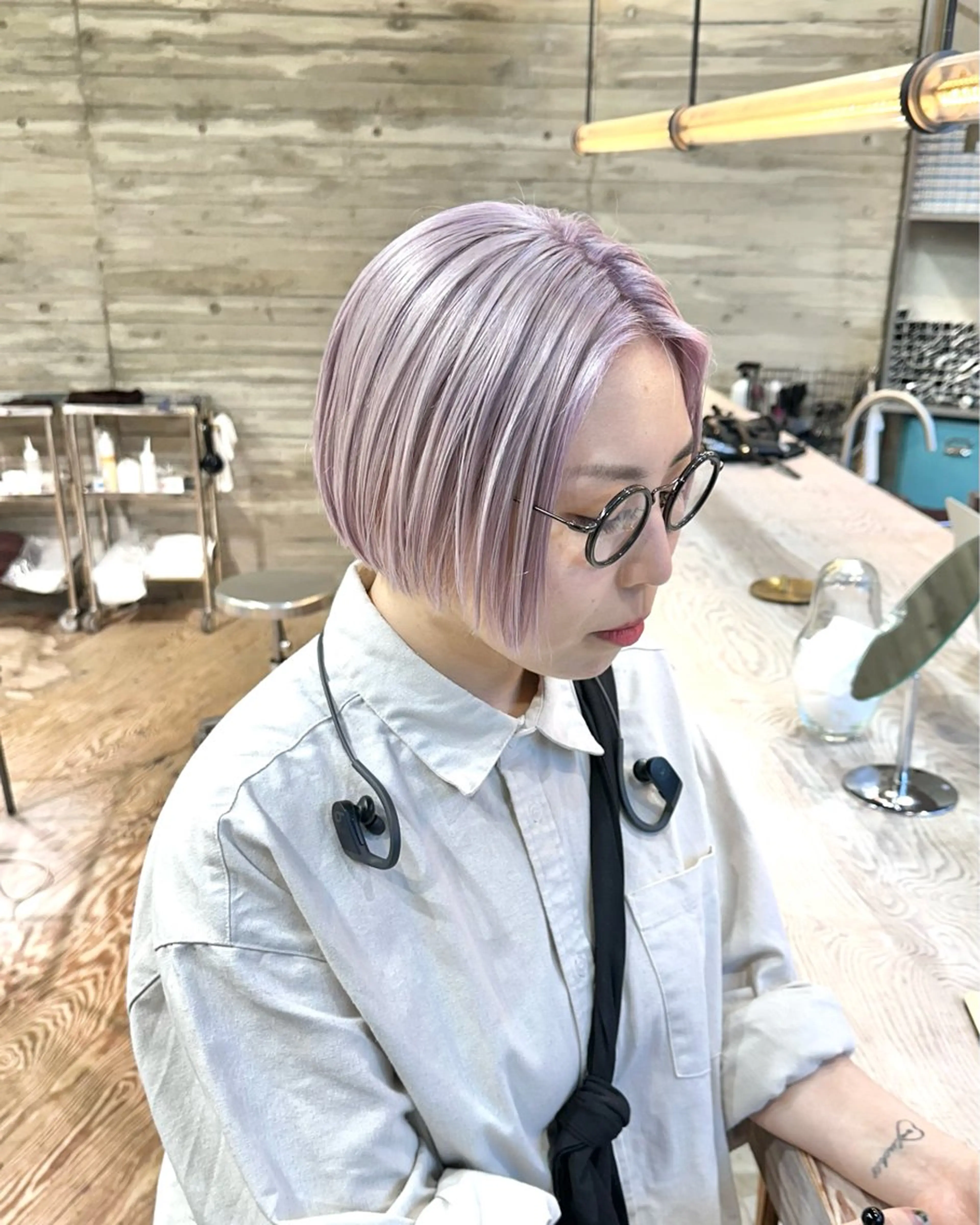 ショート 抜きっぱなしブロンド ササキカズマのヘアスタイル