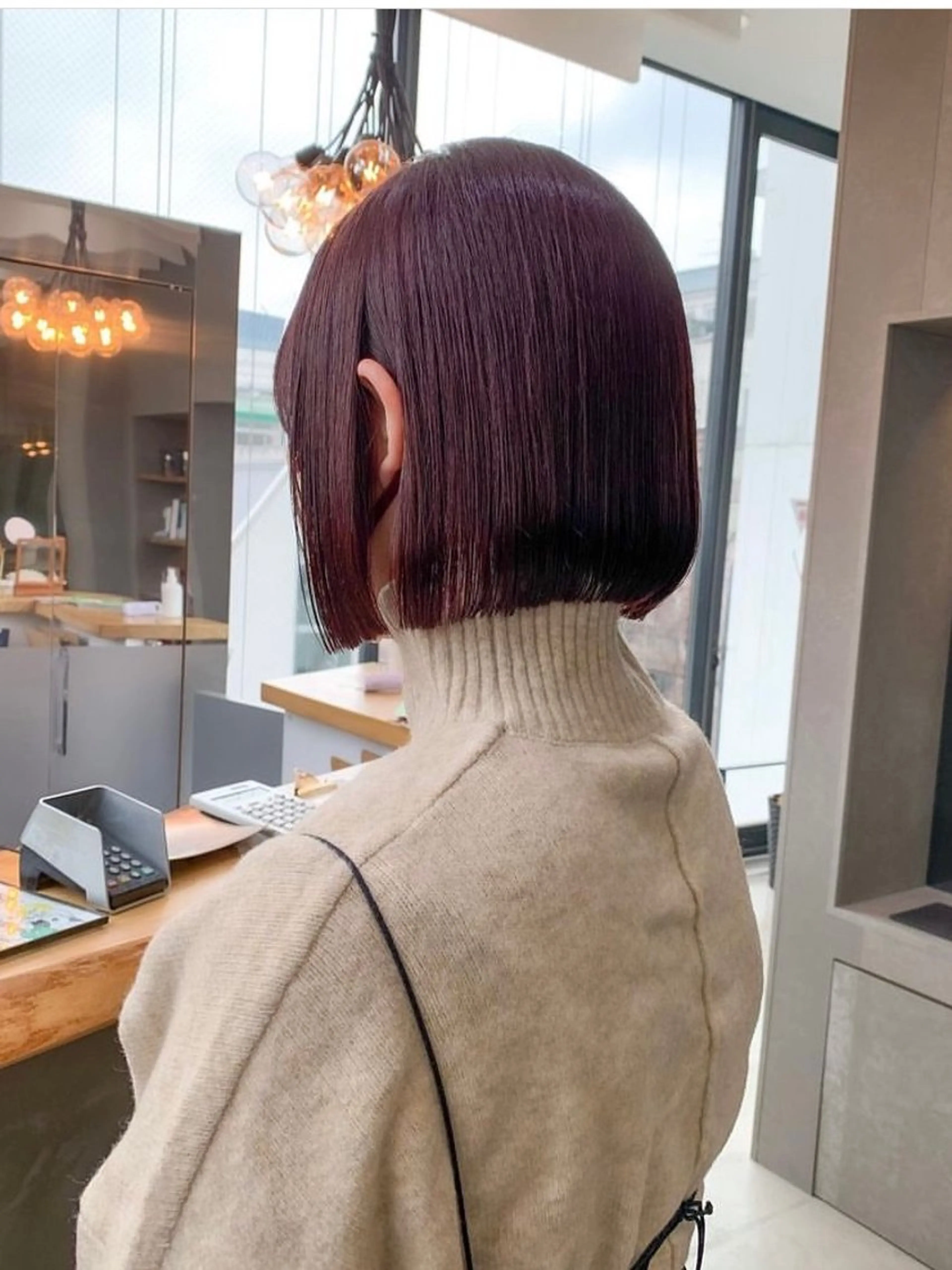 ショート カラー 切りっぱなしボブ 前下がりボブ ショートボブ ブリーチ ブリーチなしカラー ヘアカラー トリートメント 伊 杏のヘアスタイル