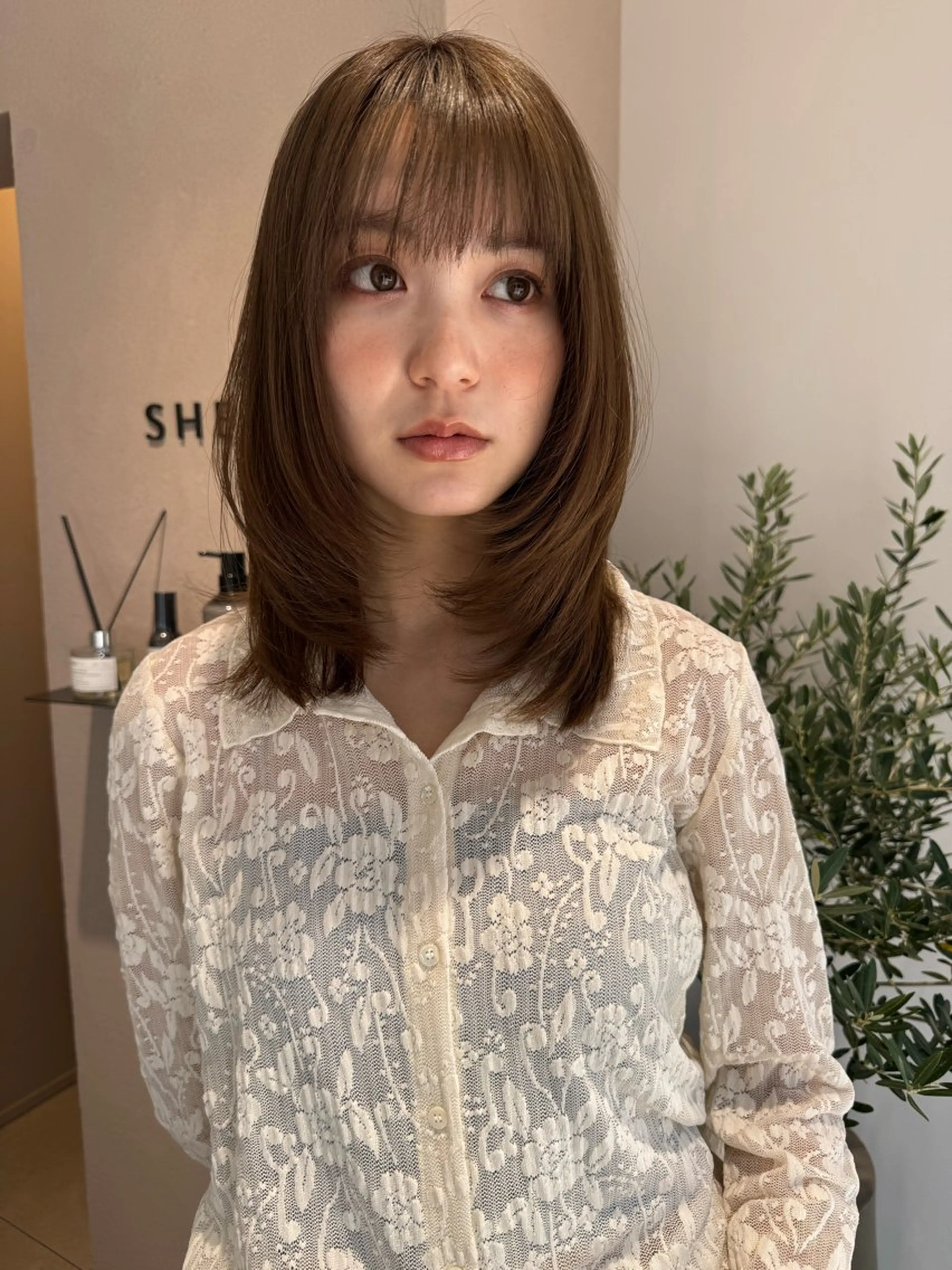 ミディアム レイヤーカット 小顔カット SHEA +所属・SHEA 遥海 レイヤー/アイブロウの眉毛・アイブロウイメージ