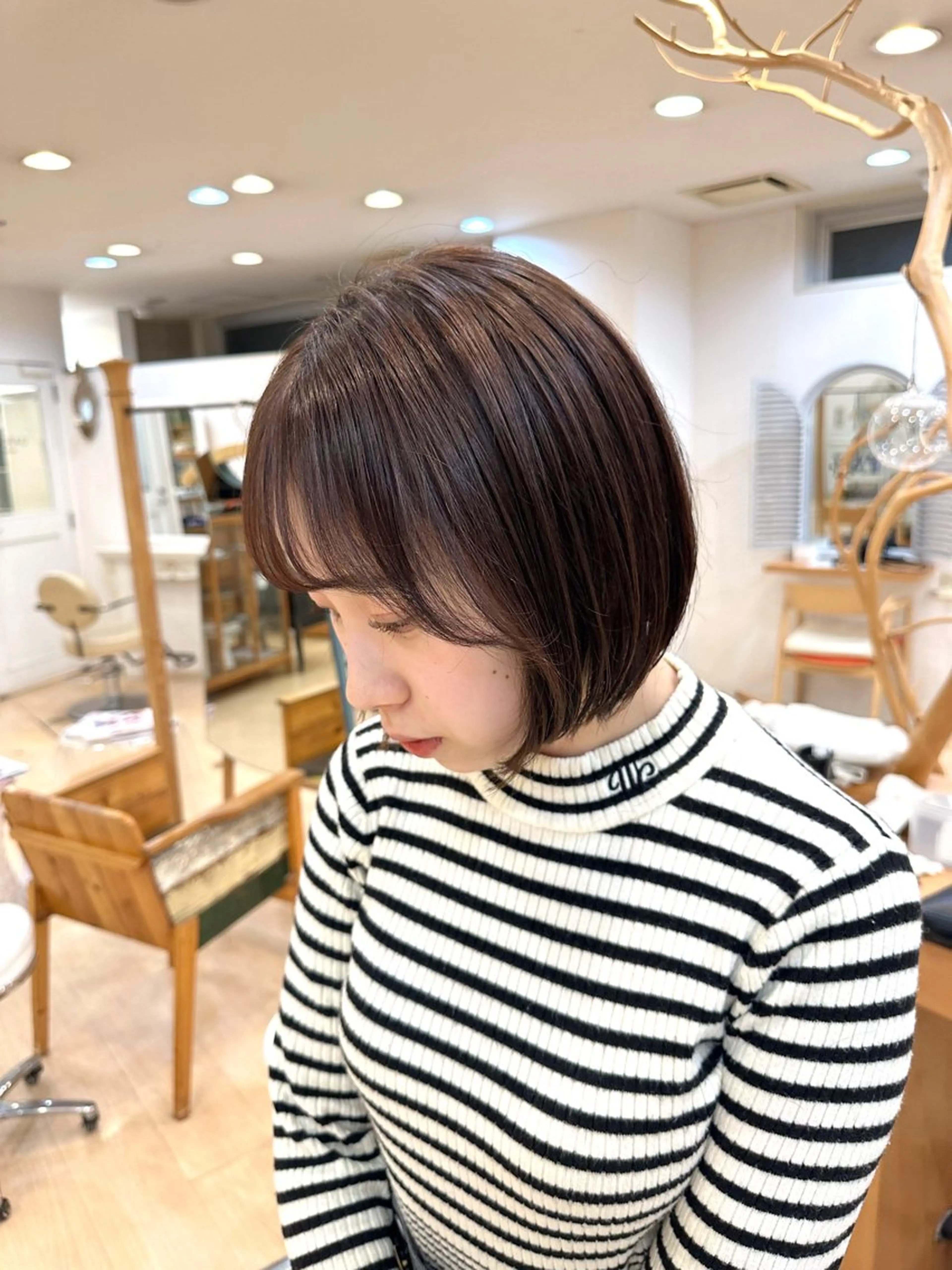 ミディアム ボブ ヘアカラー トリートメント 渡辺 良城のヘアスタイル