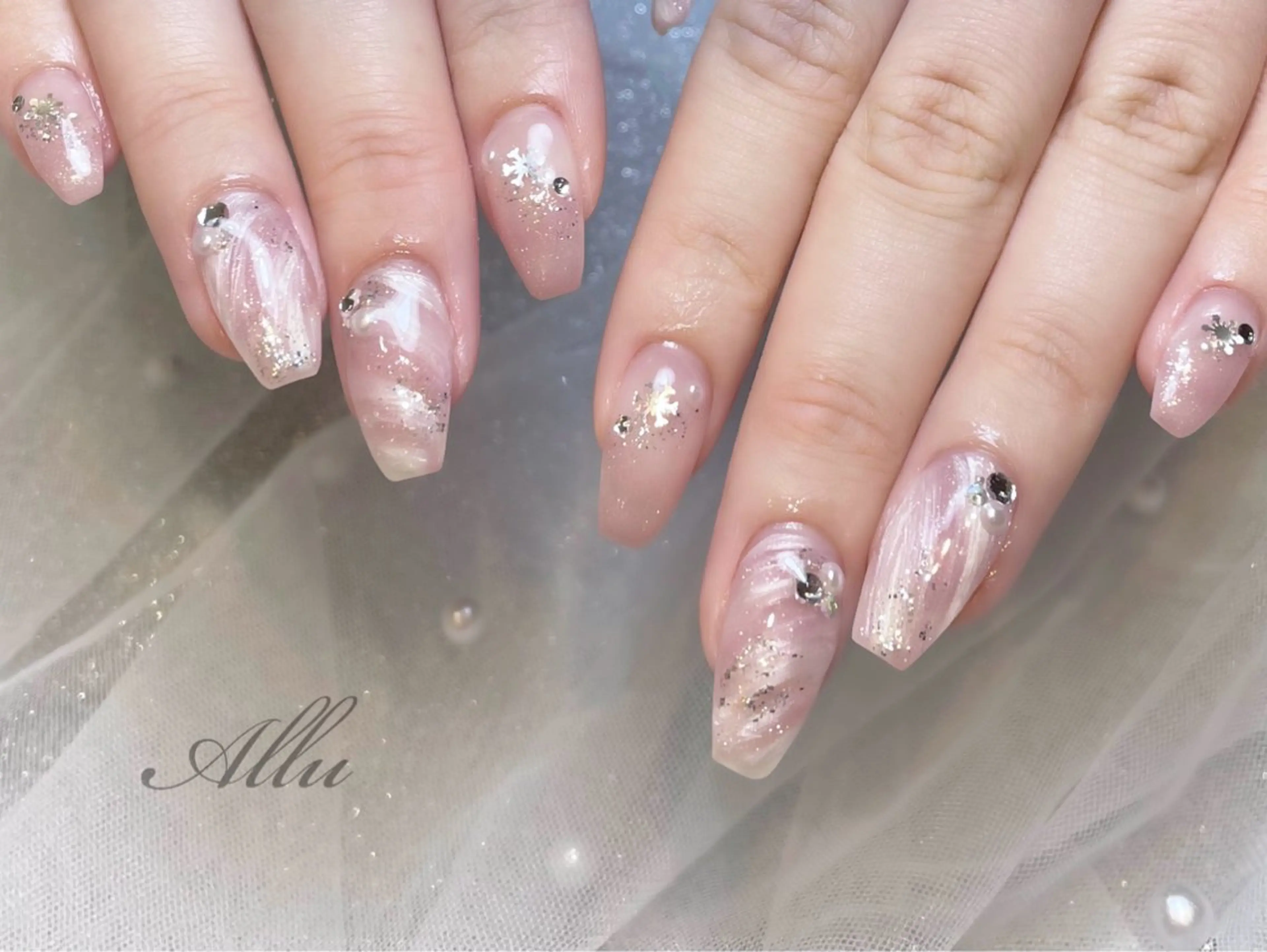 【ストーン、スタッズつけ放題】🥣初回オフ無料☁️90分やり放題ネイル🥣の写真