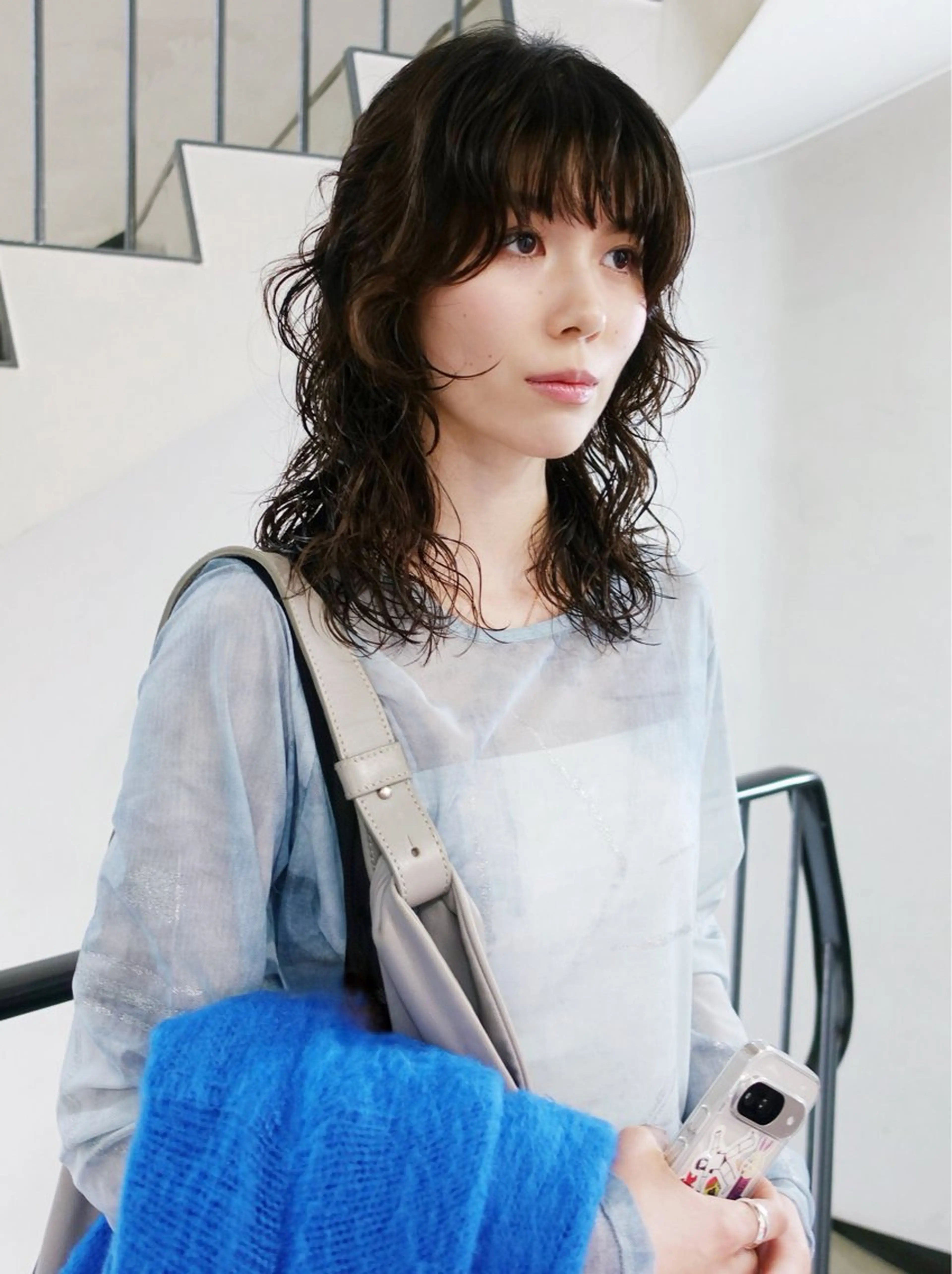 ミディアム パーマ ミディアムパーマ レイヤーカット カット パーマ Vibe所属・hanami パーマ/透明感カラーのヘアスタイル