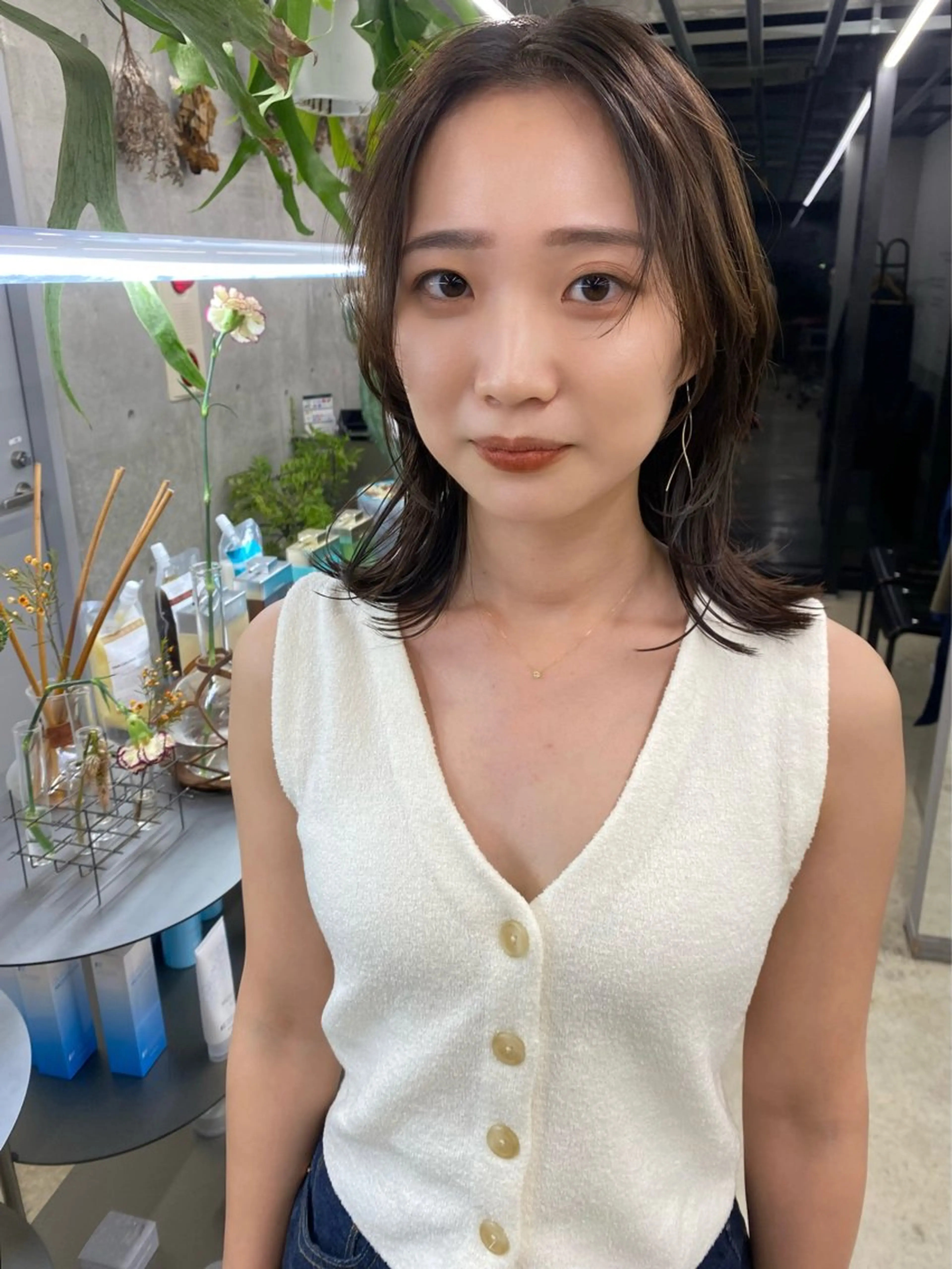 ミディアム カラー レイヤーカット カット ヘアカラー トリートメント 似合わせカット レイヤーボブウルフのヘアスタイル