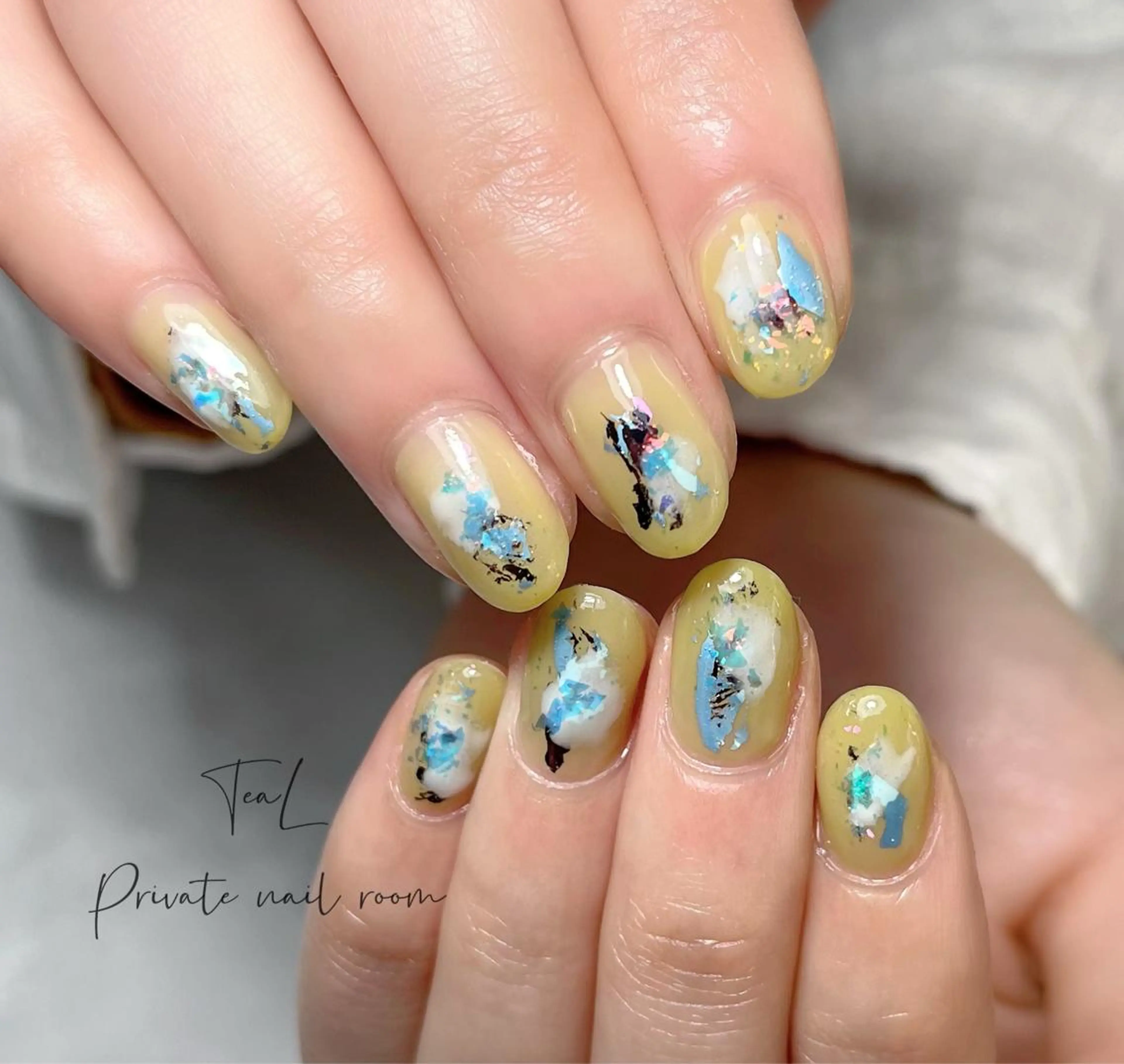 ネイル グリーン ニュアンスネイル 春ネイル ハンドネイル TeaL nailのネイルデザイン