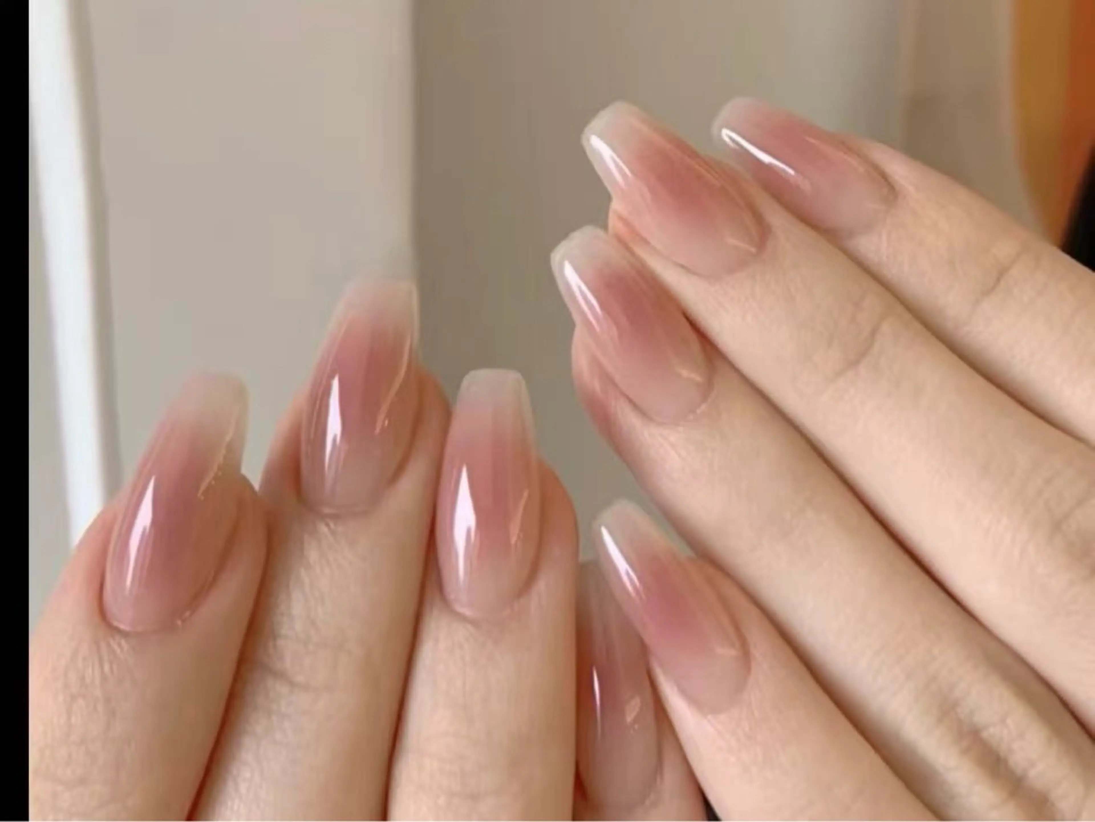 うるうるチークネイル🌷オフなしの写真
