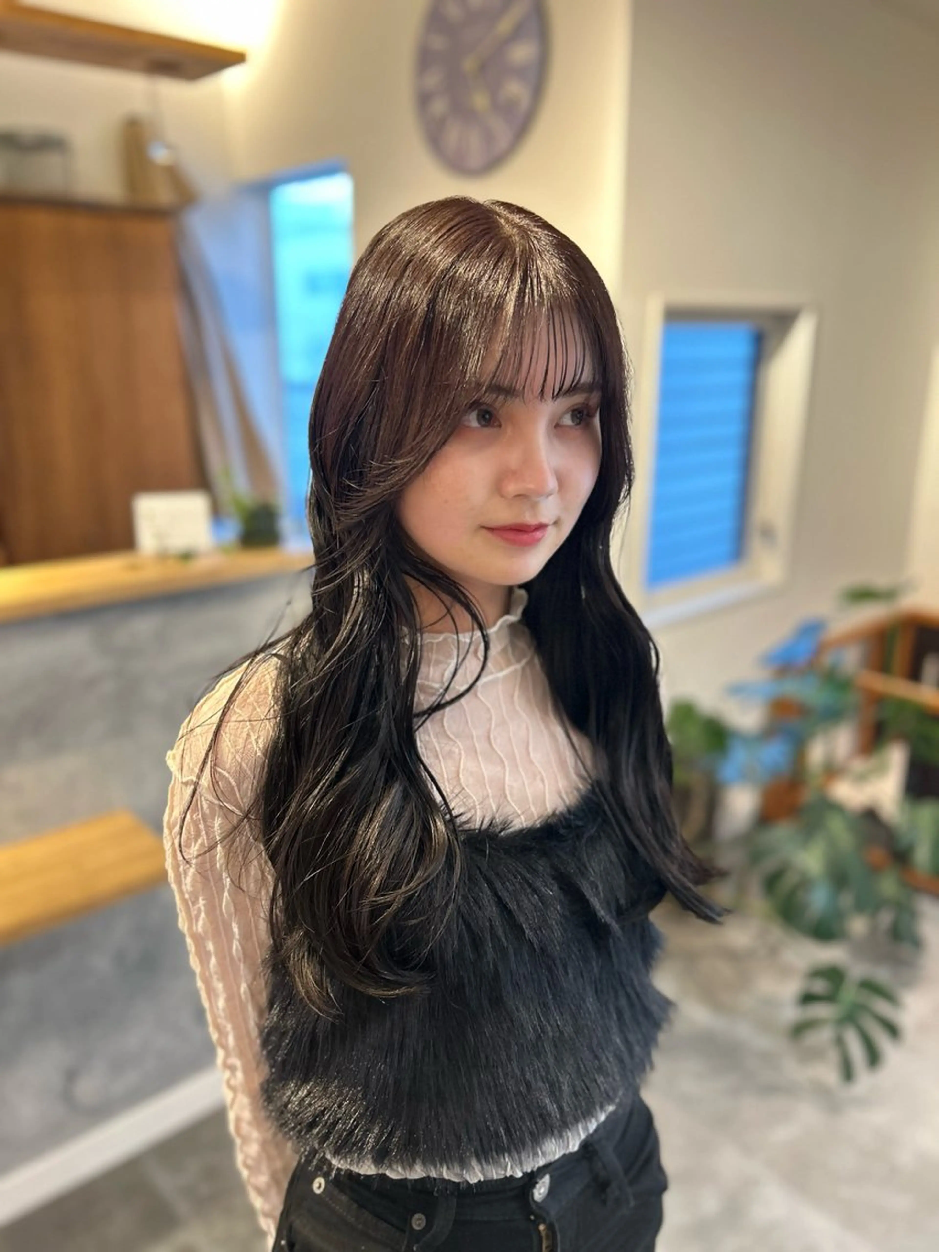ロング カラー ブラウンカラー チョコレートブラウン 出島 凜平のヘアスタイル