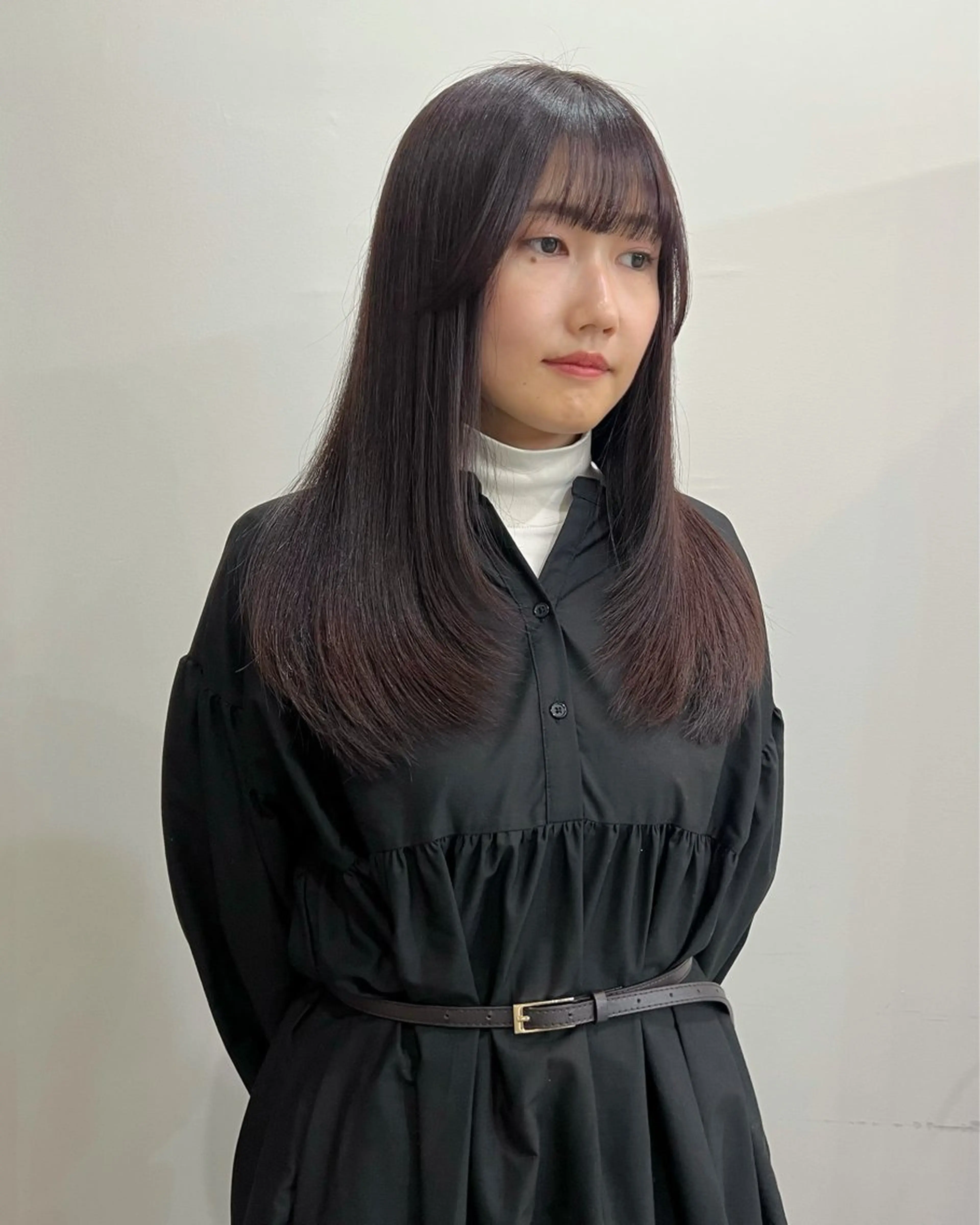 セミロング カラー ブリーチ ブラウンカラー ダブルカラー ラベンダーカラー ラベンダーブラウン ヘアカラー 切りっぱなしボブ/ ブリーチカラー/大塚のヘアスタイル