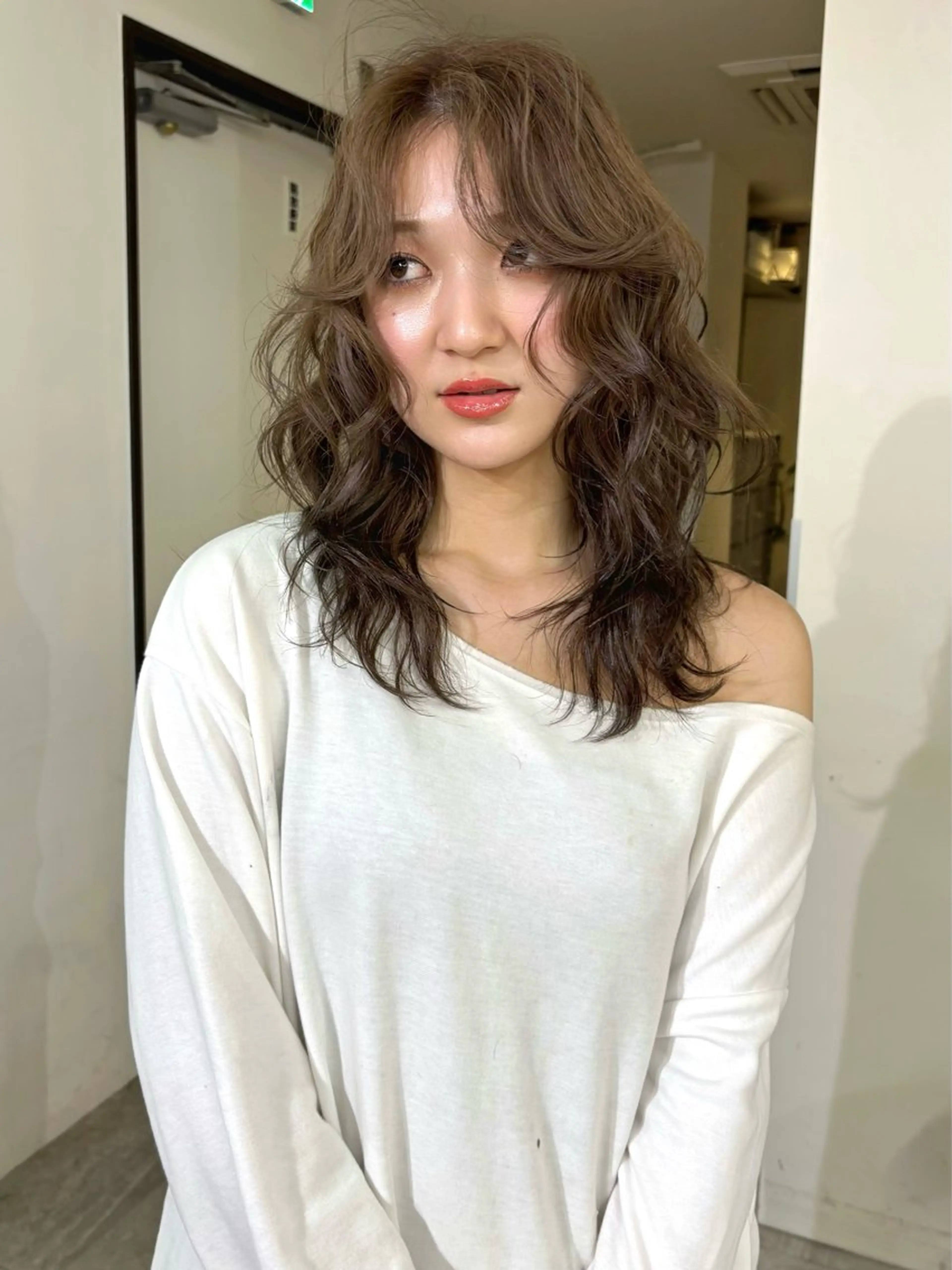 セミロング カラー ブリーチ ダブルカラー ブリーチなしカラー ヘアカラー mizuki/ピンク ベージュ.レイヤーのヘアスタイル