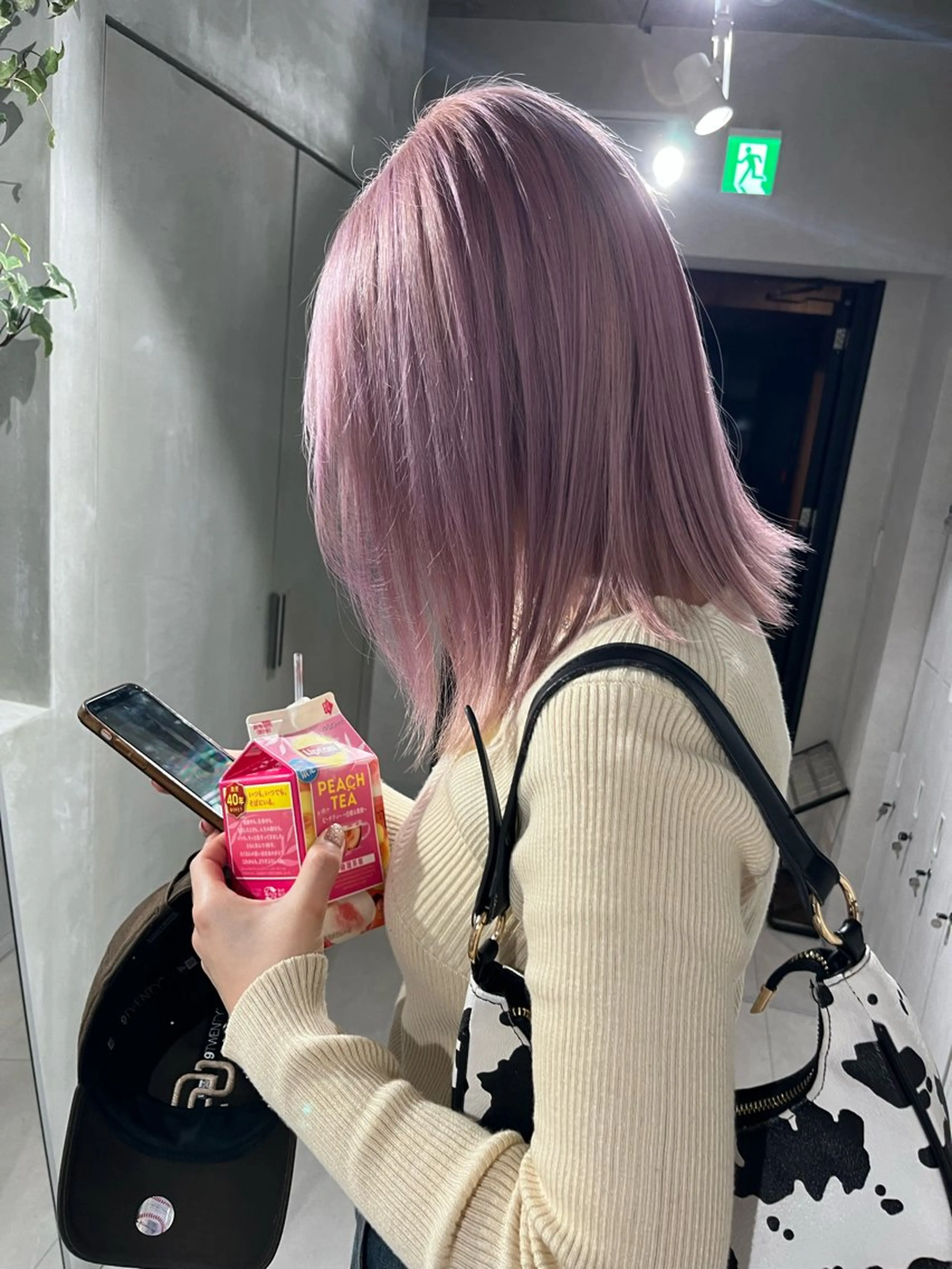 ミディアム カラー ピンクカラー anon Loemのヘアスタイル