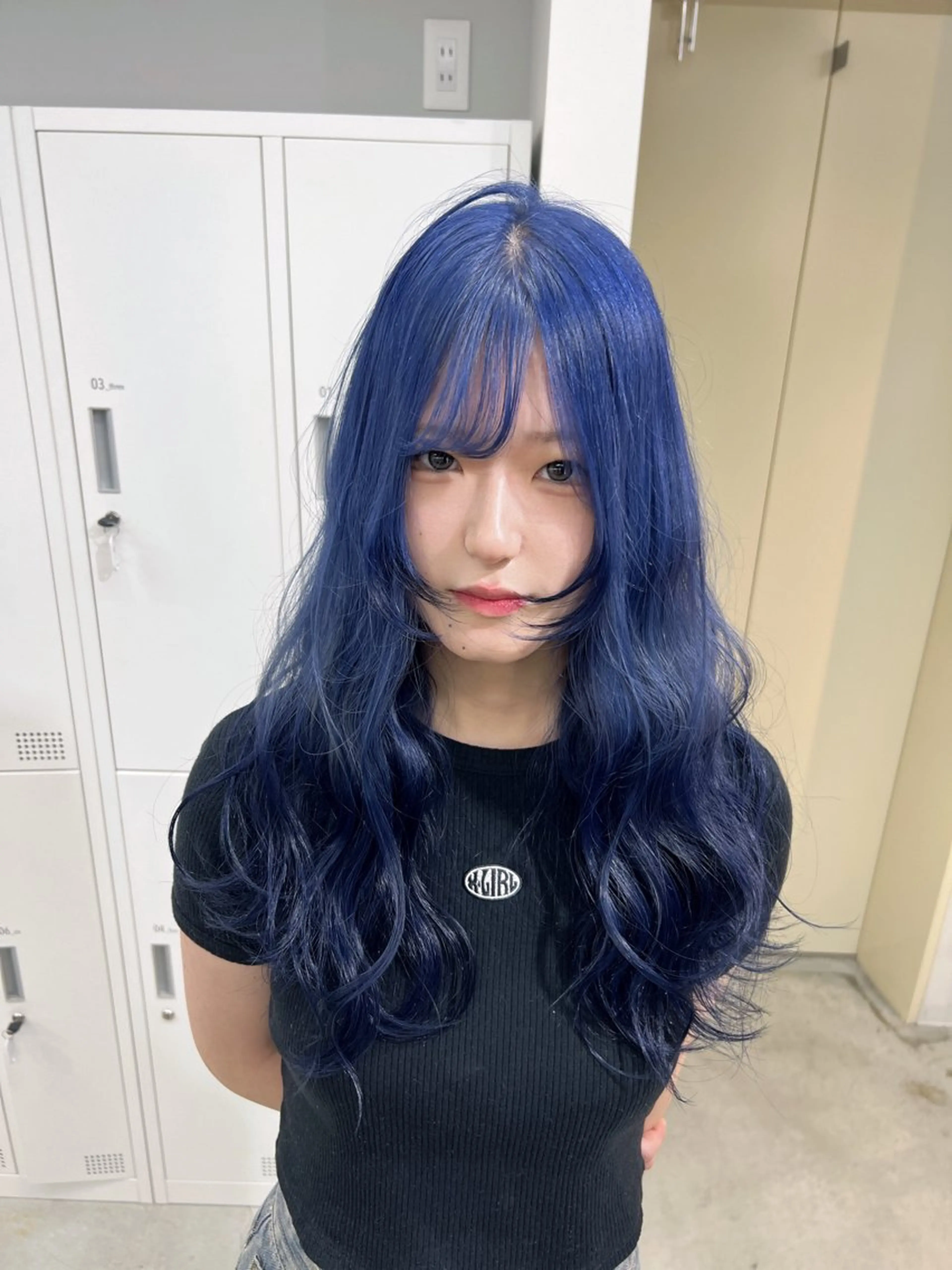 ロング ヘアカラー maya レイヤーカットのヘアスタイル