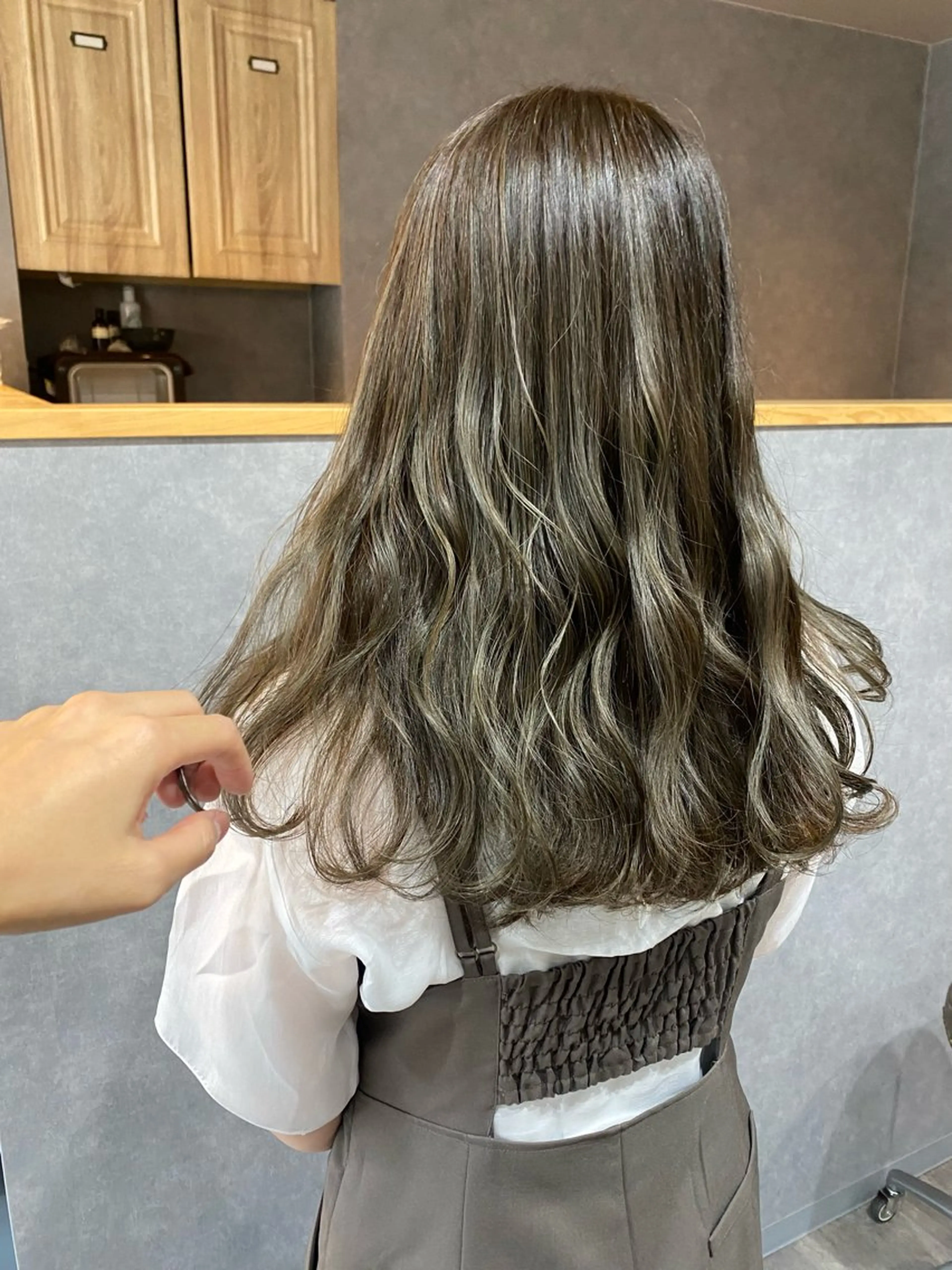 ミディアム mare所属・＊＊＊ natsumiのヘアスタイル