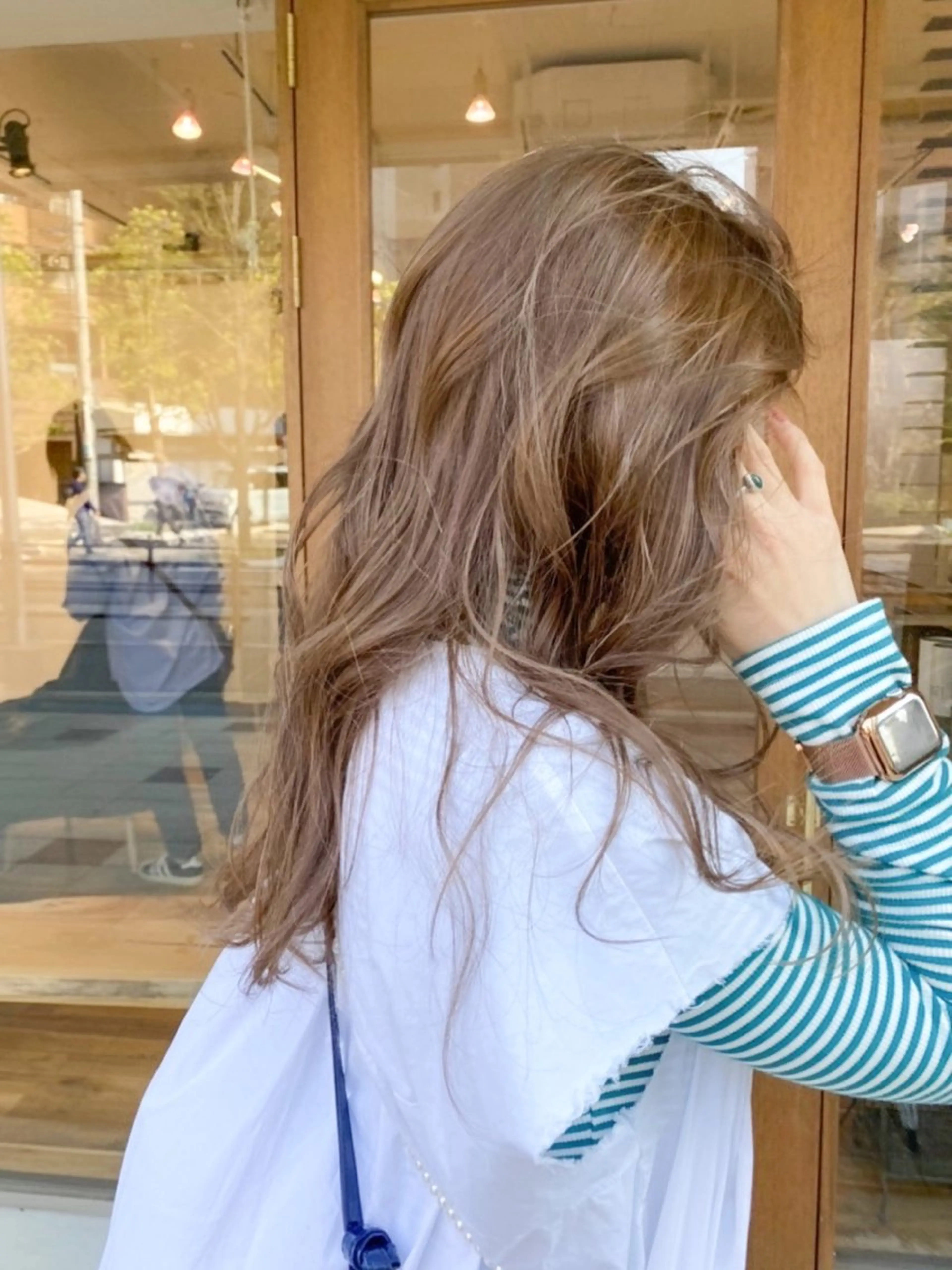 ロング カラー ブリーチ 透明感カラー ダブルカラー ブリーチなしカラー ヘアカラー 谷岡 聖花 /切りっぱなしボブのヘアスタイル