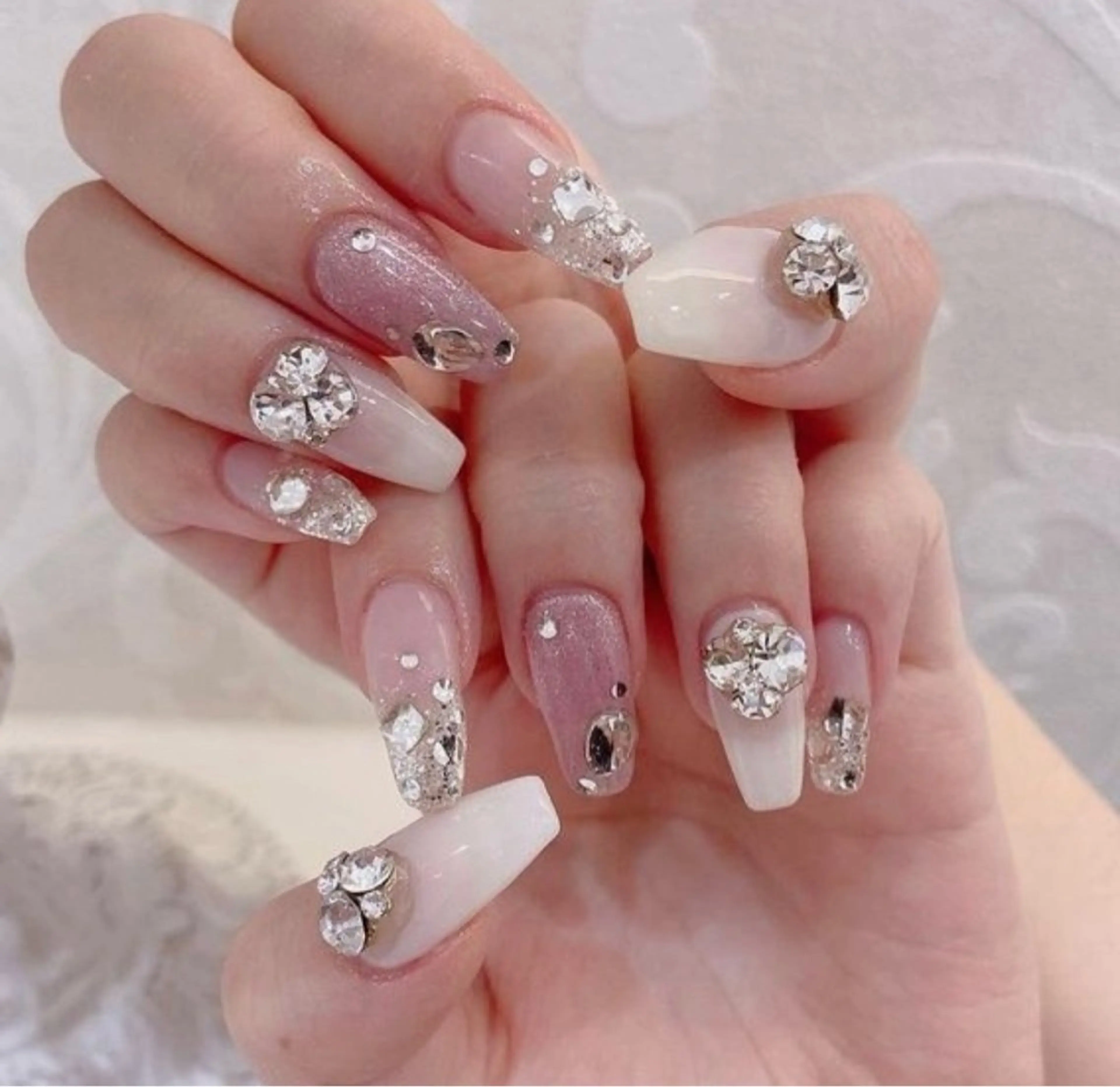 ネイル アートネイル 長さ出し ジェルネイル マグネットネイル ニュアンスネイル なな_ CloudyChanのネイルデザイン