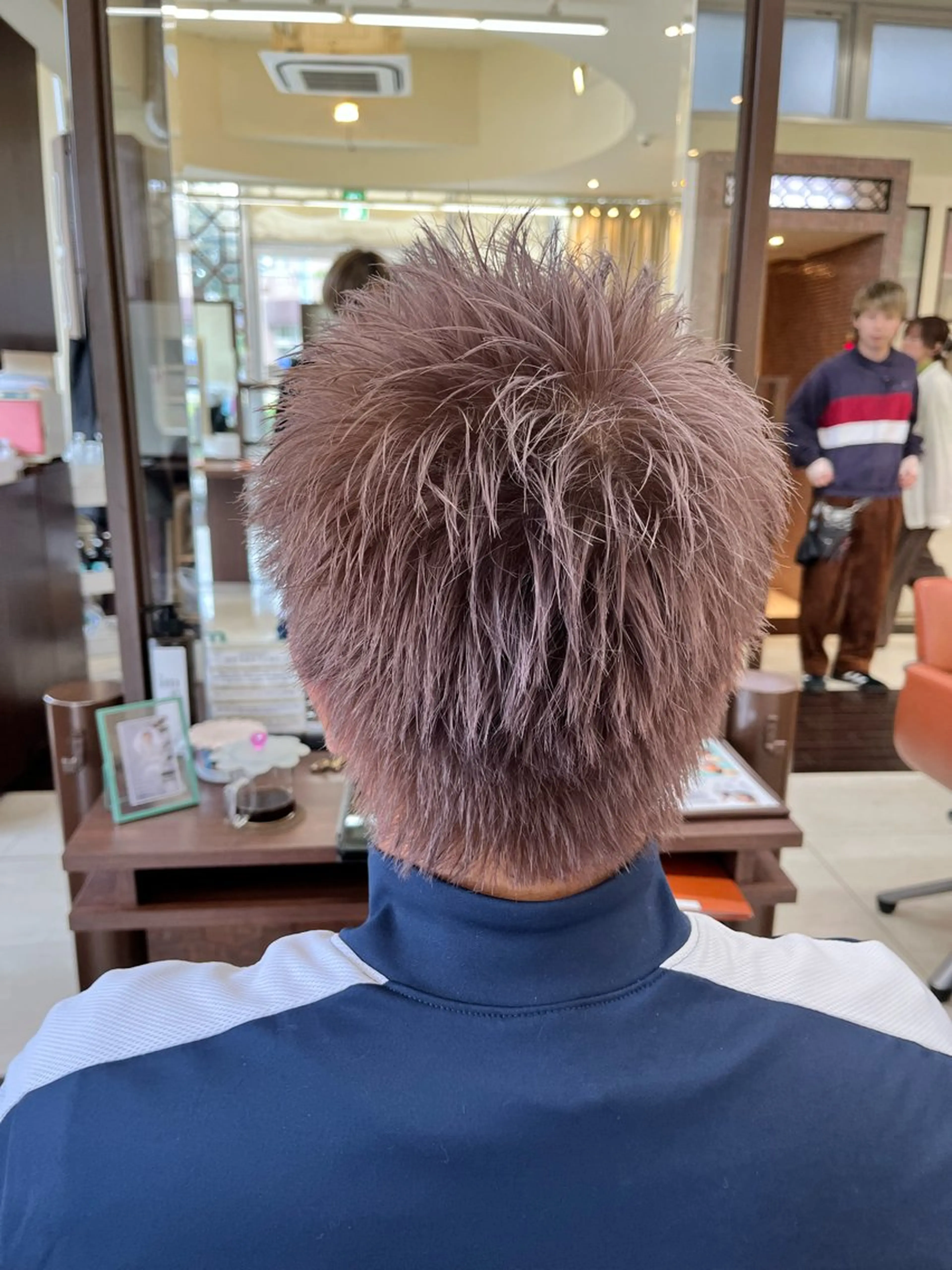 ショート カラー メンズ スパイキーショート ベージュカラー ラベンダーカラー ラベンダーベージュ ショートヘア AROH  men's cut&men's perm 船橋店所属・🧊メンズ特化🧊 高木航希のヘアスタイル