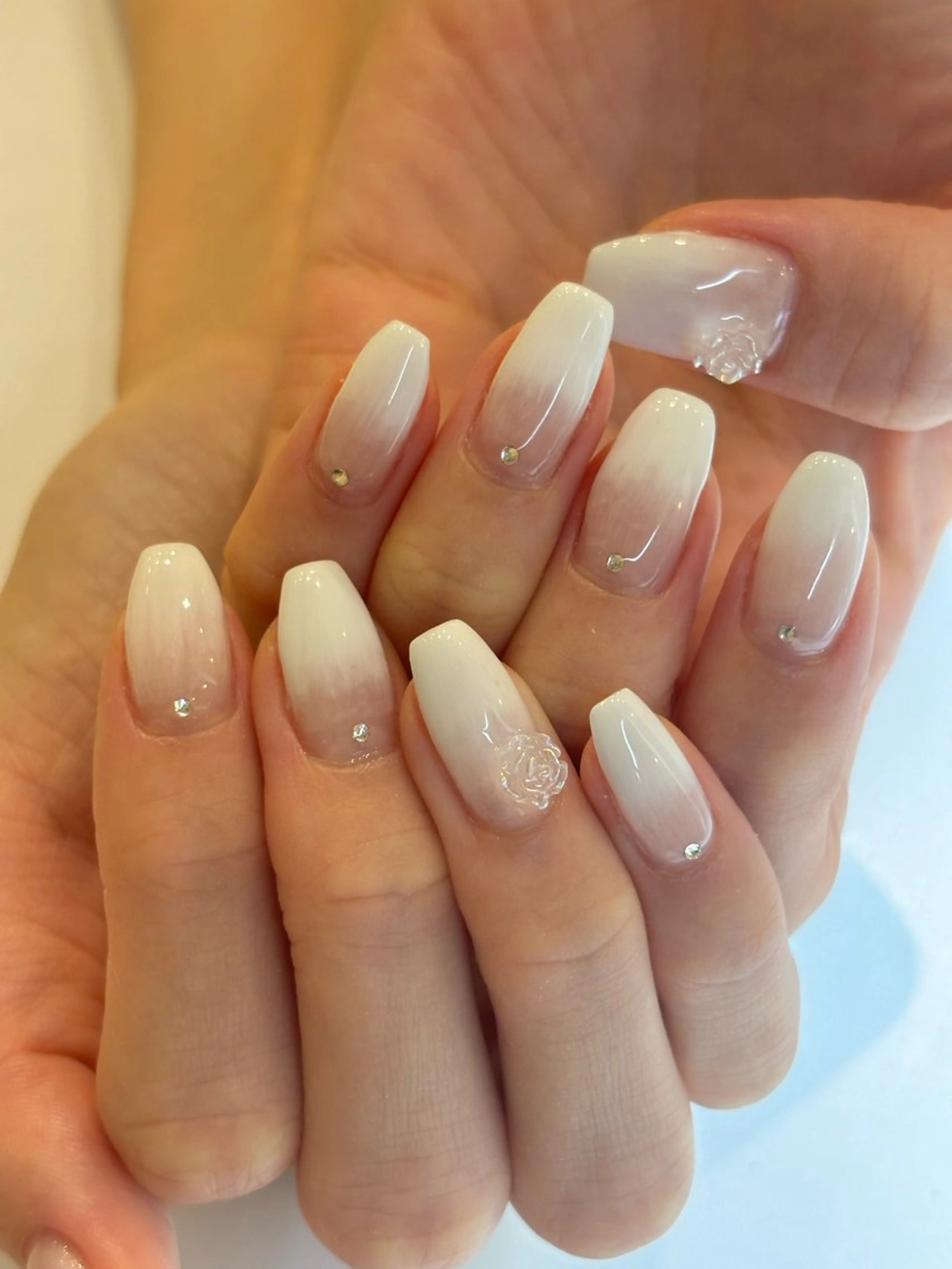 ネイル グラデーション ハンドネイル Ann. nail.tokyo所属・Ann nailのネイルデザイン