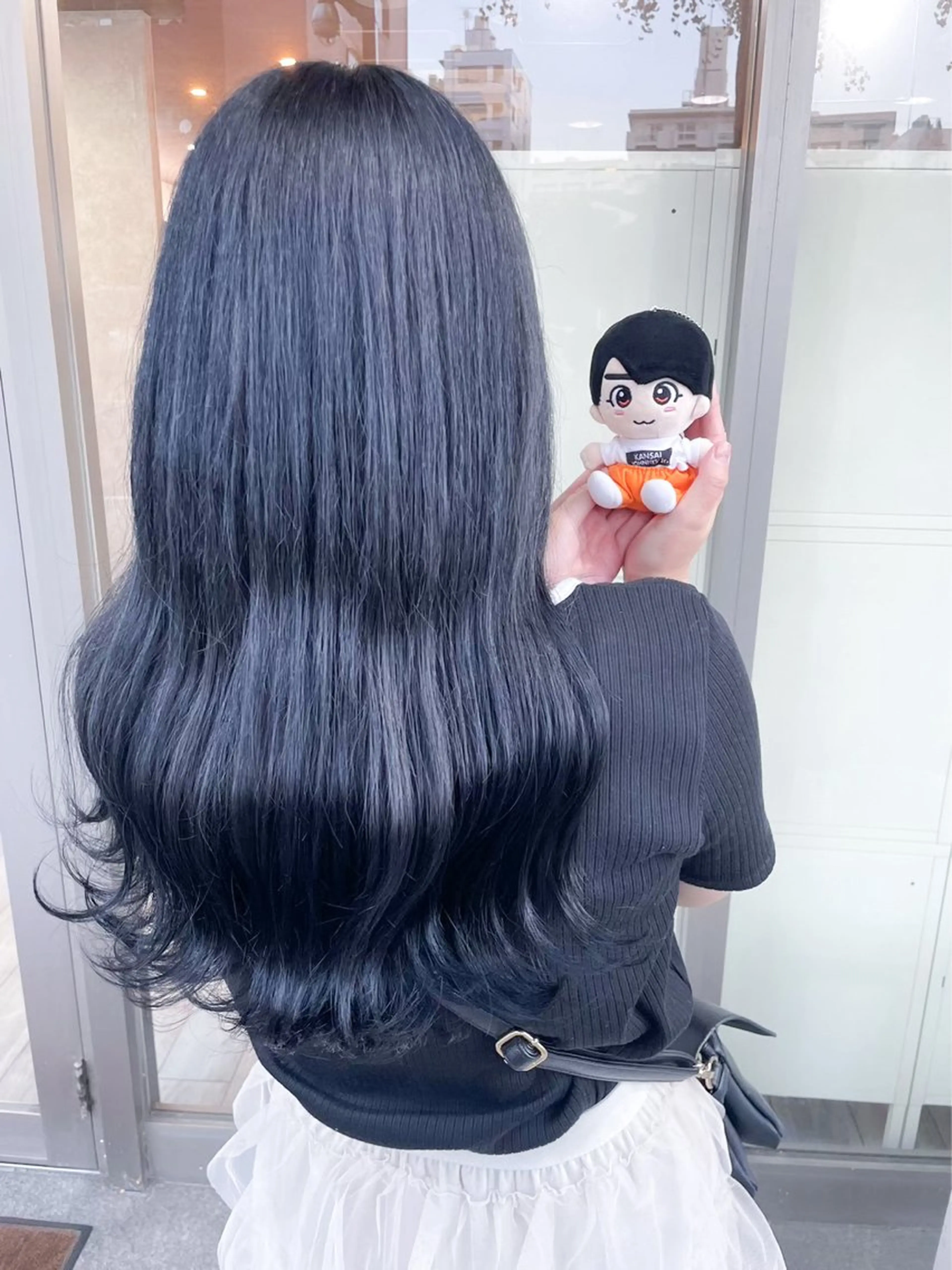 ロング カラー 黒髪 ブルーカラー ブルーブラック ヘアカラー トリートメント イワタ マハ/ minim hairのヘアスタイル