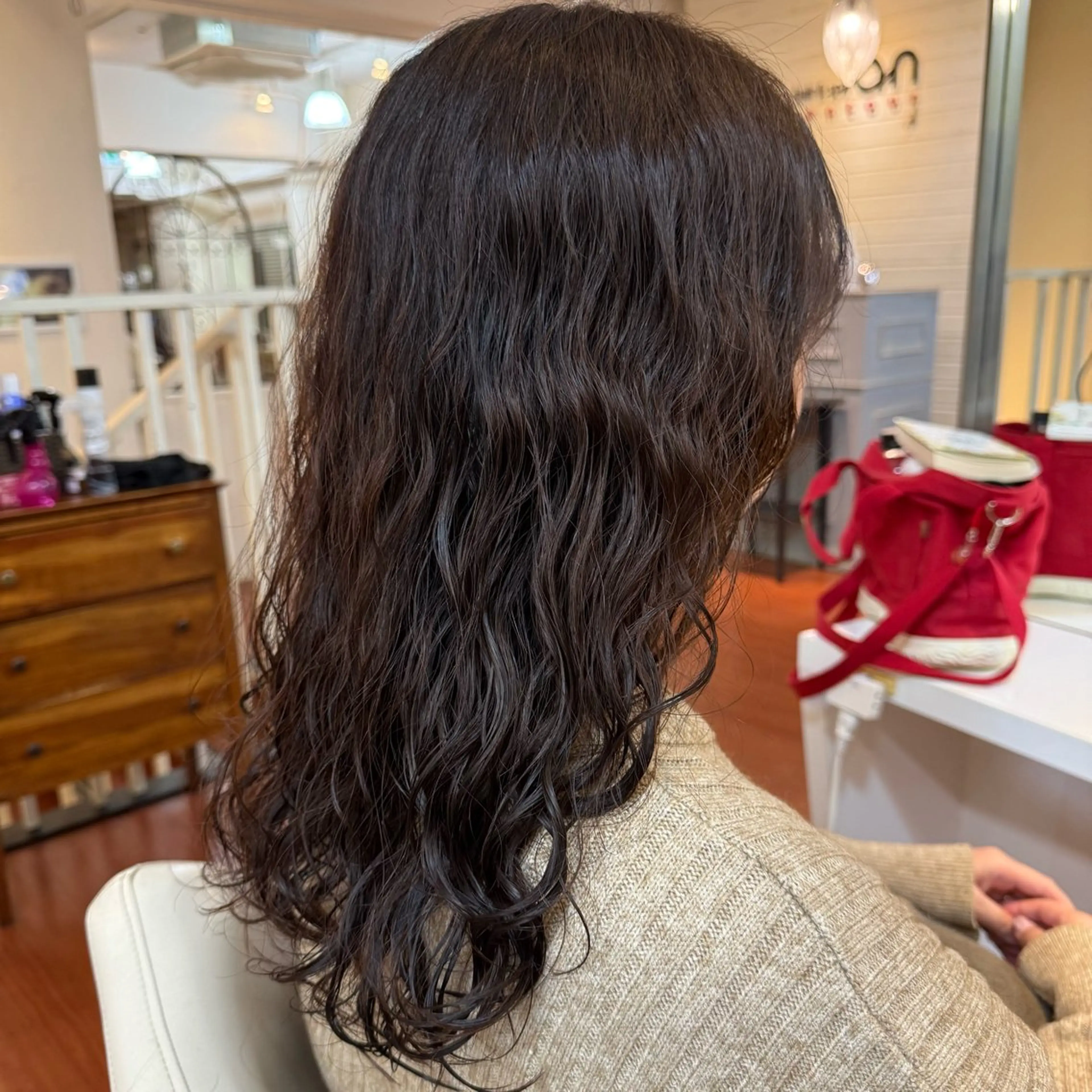 ロング カット パーマ くわこ ひなたのヘアスタイル