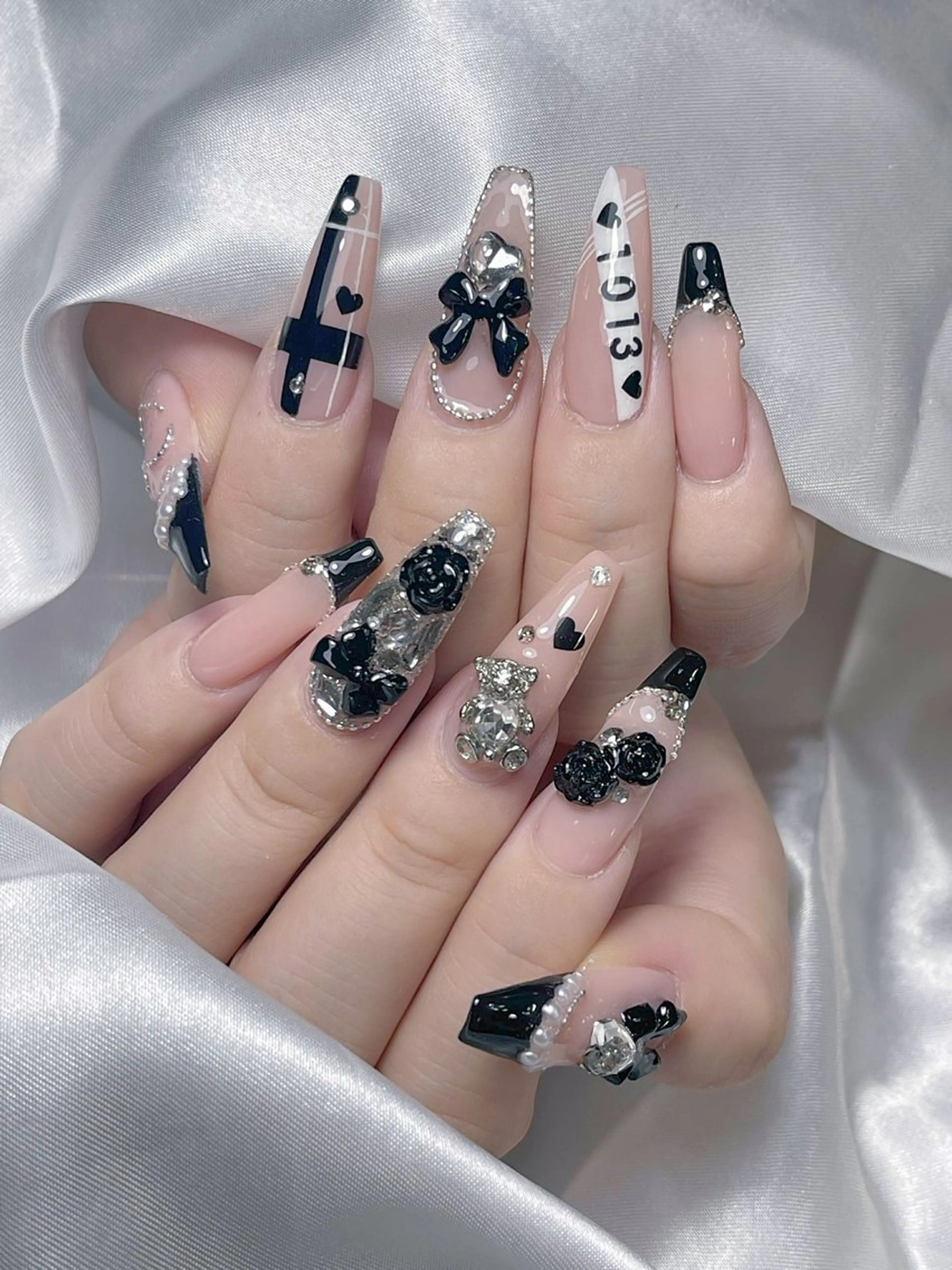 ネイル ハンドネイル LEELA NAIL STUDIO所属・LEELA NAIL STUDIOのネイルデザイン