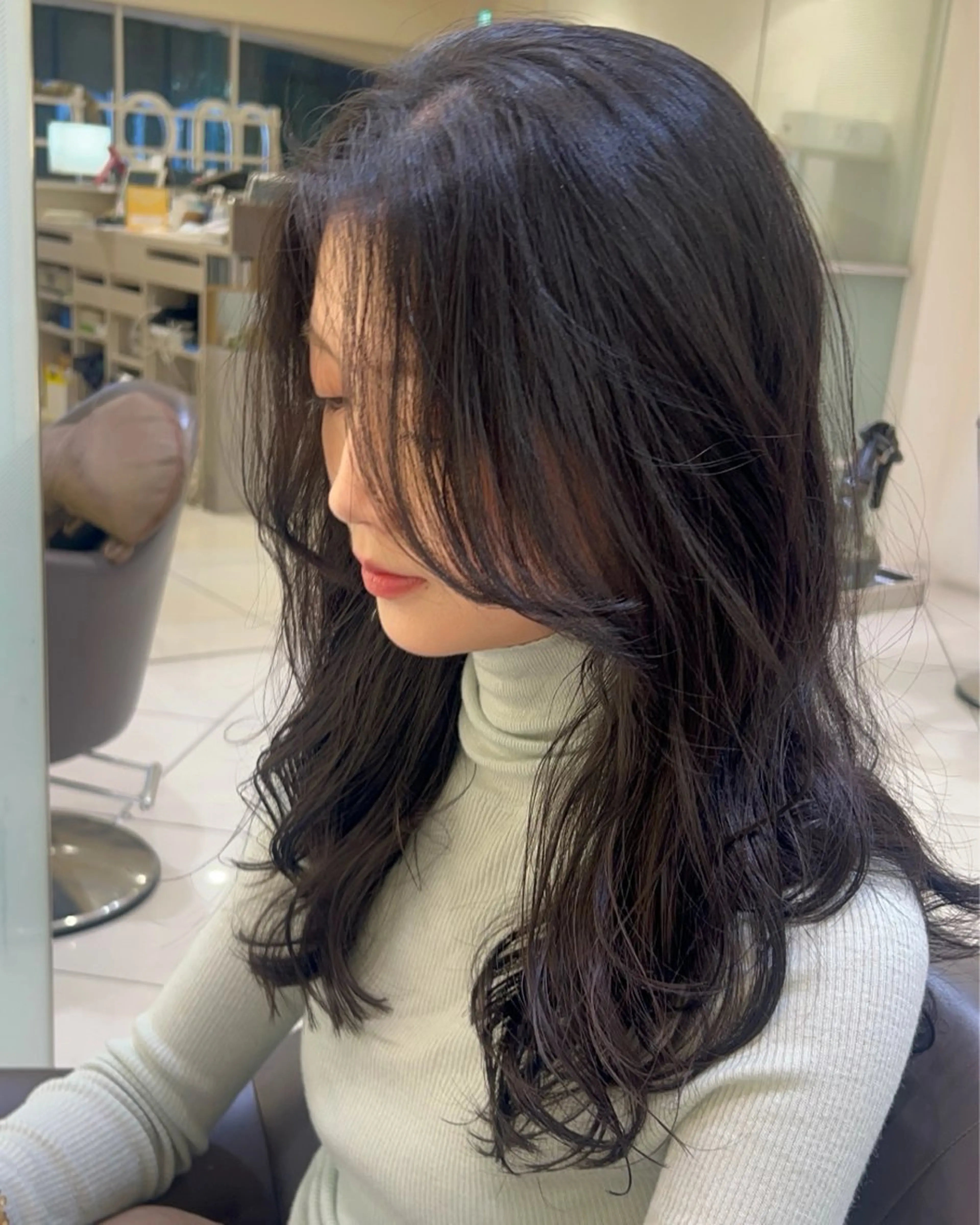 ロング パーマ 顔まわりカット🥀 原ちひろのヘアスタイル