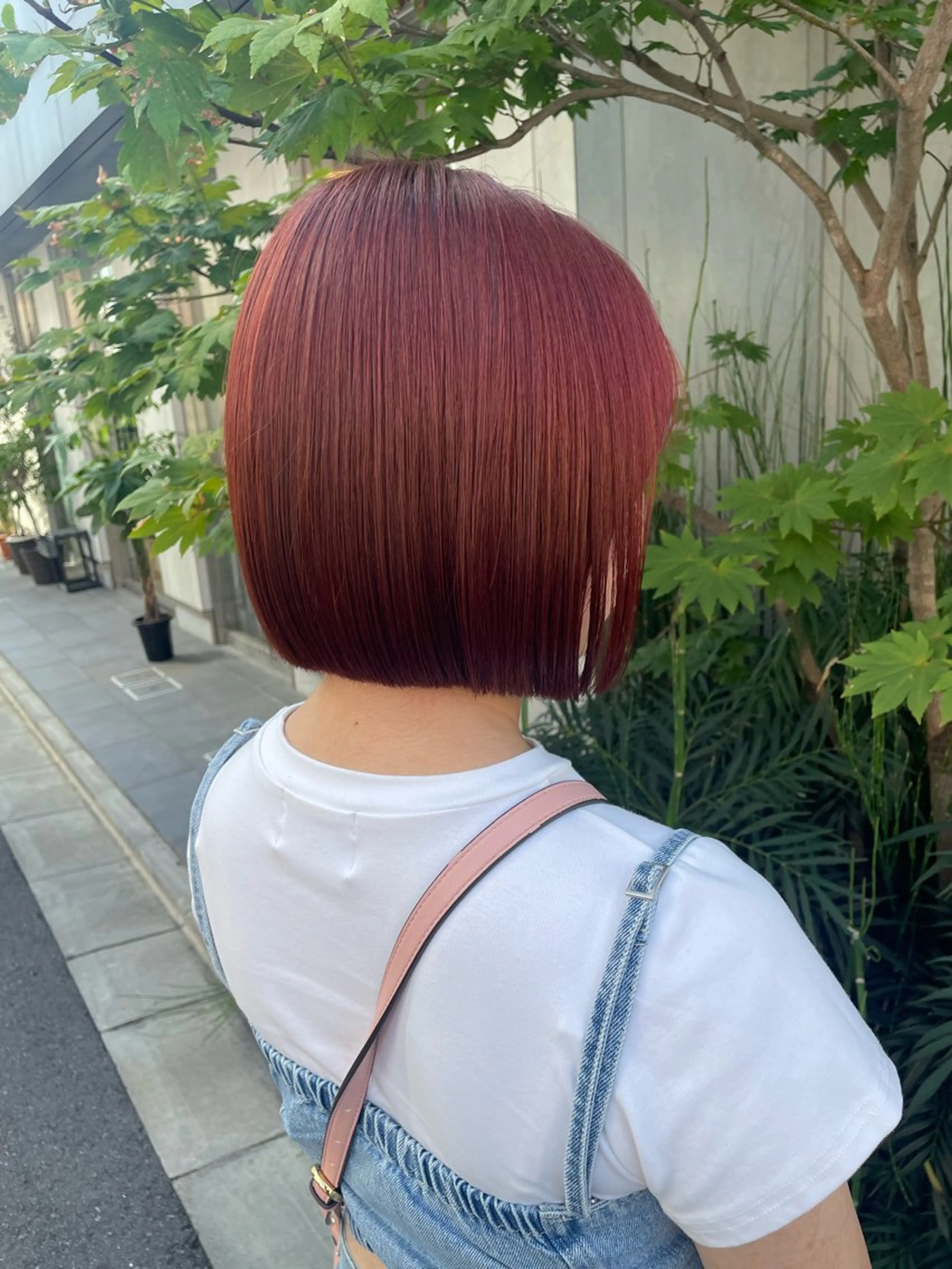 ミディアム 切りっぱなしボブ ボブ Hair salon　Sui所属・コテ巻き風パーマ 暖色カラー/伊藤菜月のヘアスタイル